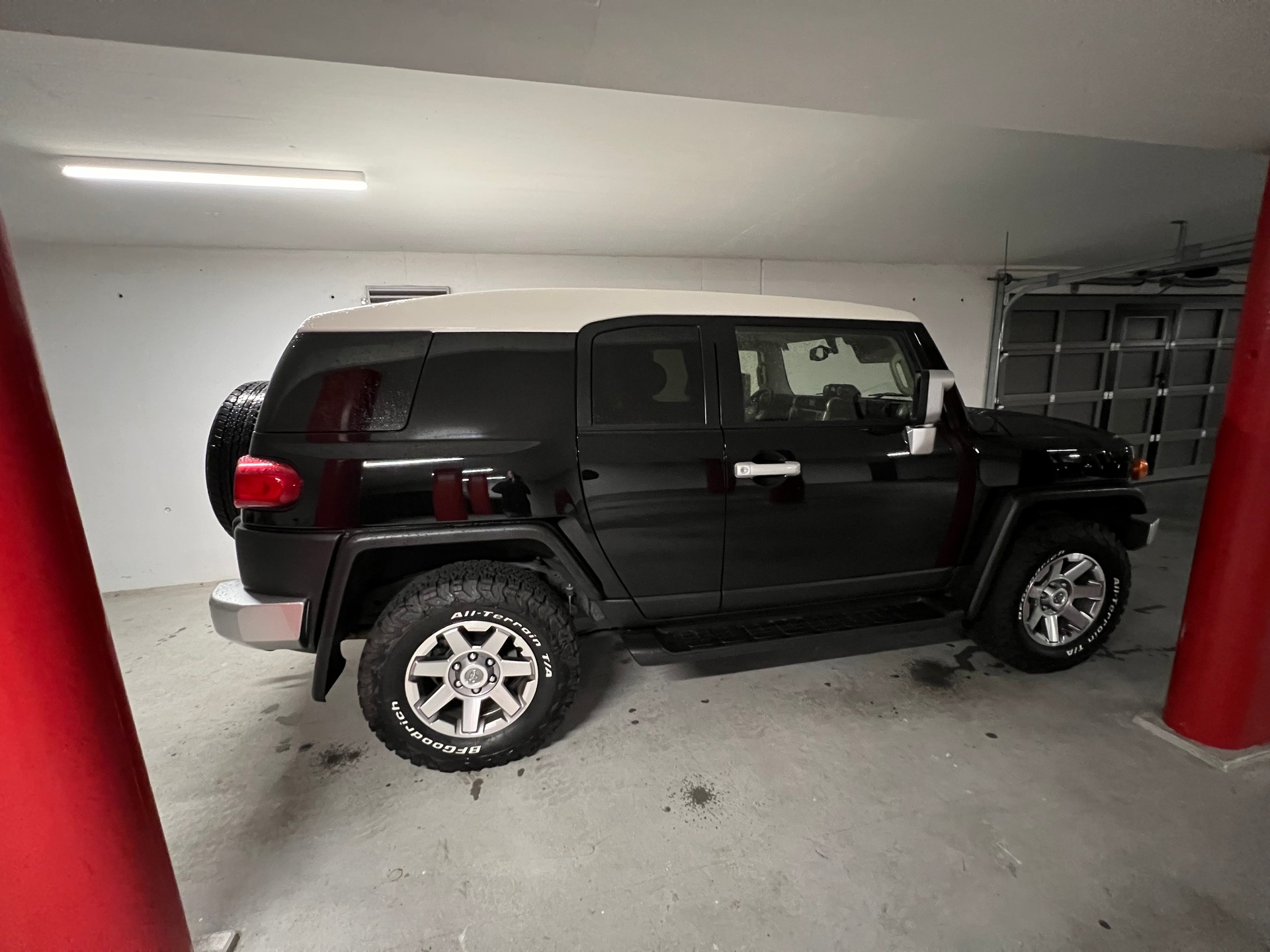 TOYOTA FJ Cruiser de 02/2022 avec seulement 5000 km (état de neuf)-image-2