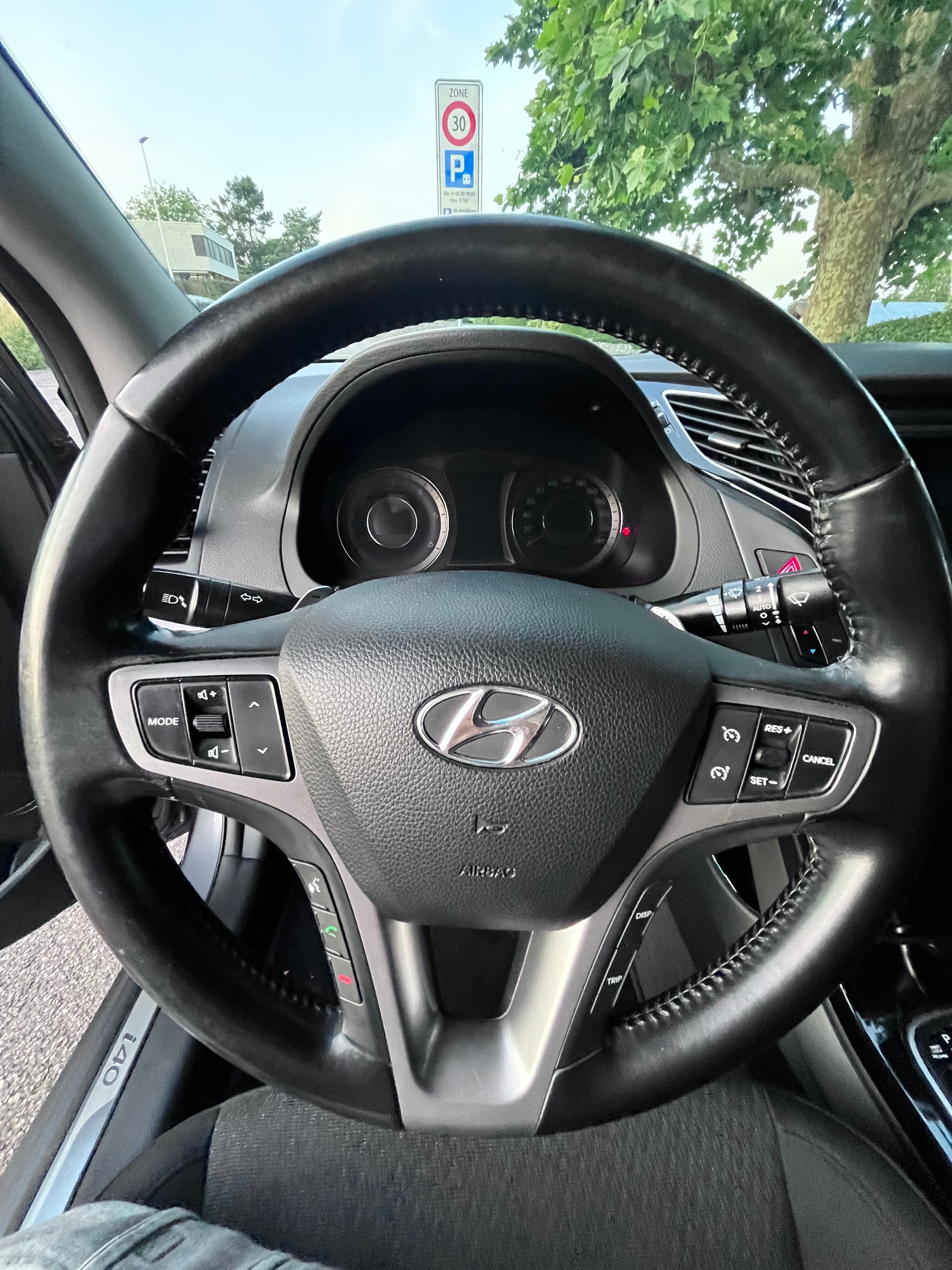 HYUNDAI i40 1.7 CRDI Style Automatic-image-7