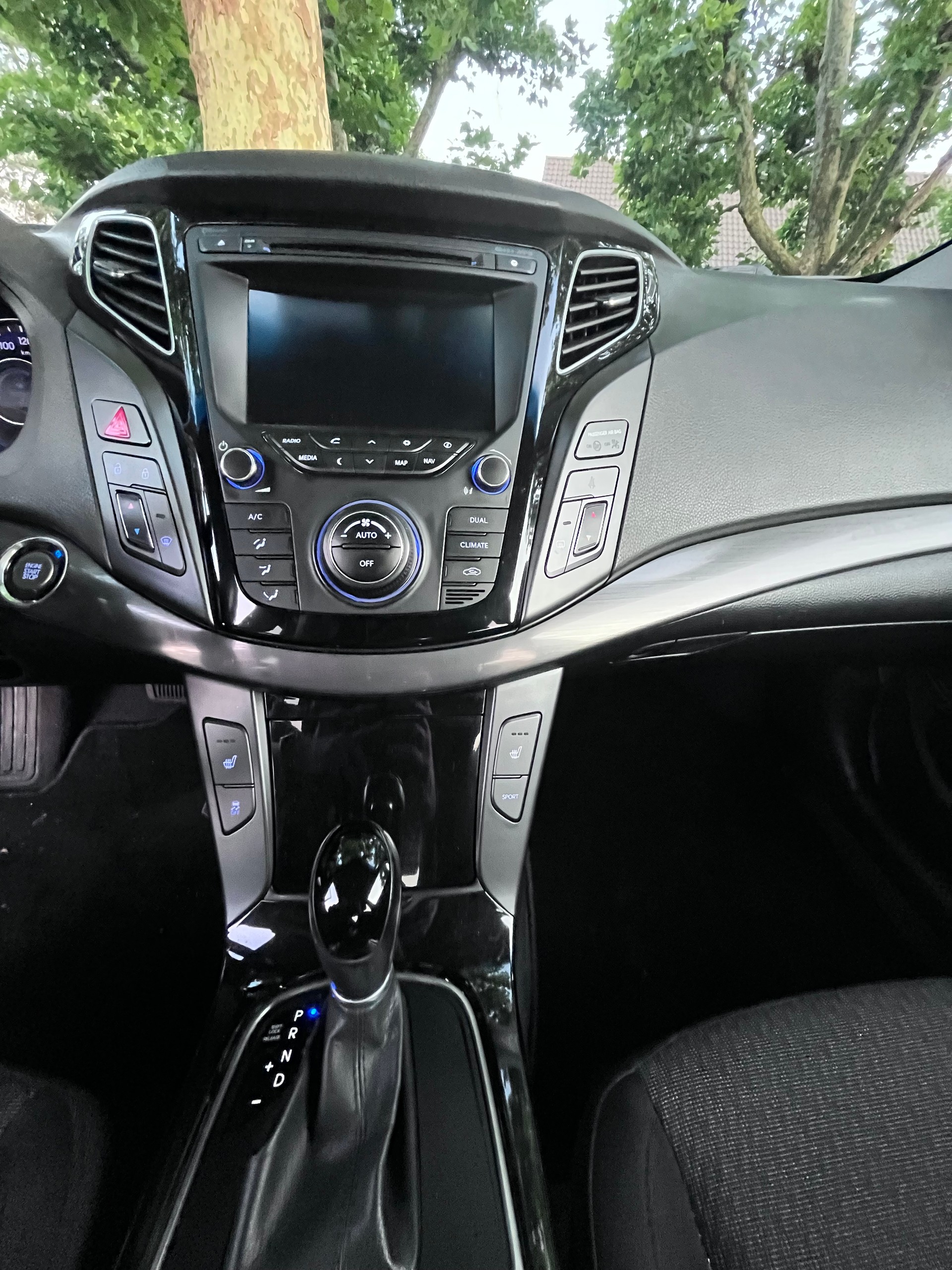 HYUNDAI i40 1.7 CRDI Style Automatic-image-11