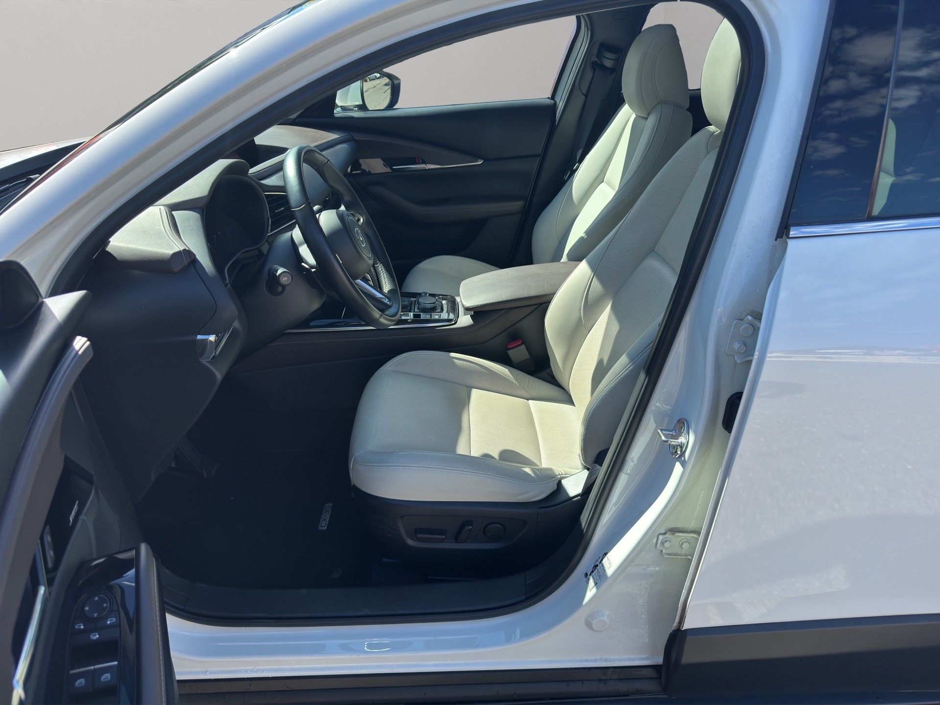 MAZDA CX-30 SKYACTIV-X 186 M Hybrid Exclusive Line AWD AT-image-9