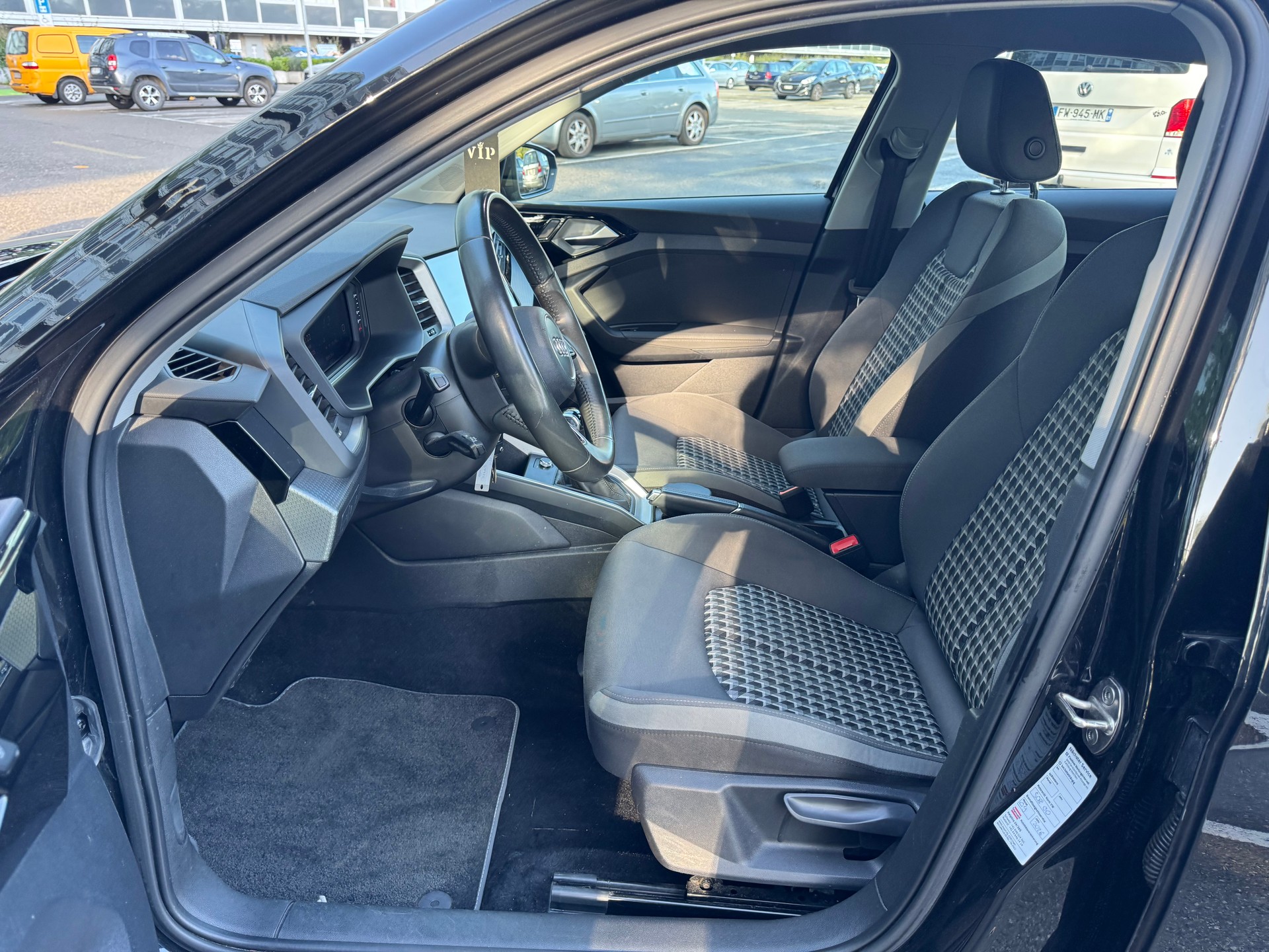 AUDI A1 Sportback 30 TFSI advanced S-tronic-image-15