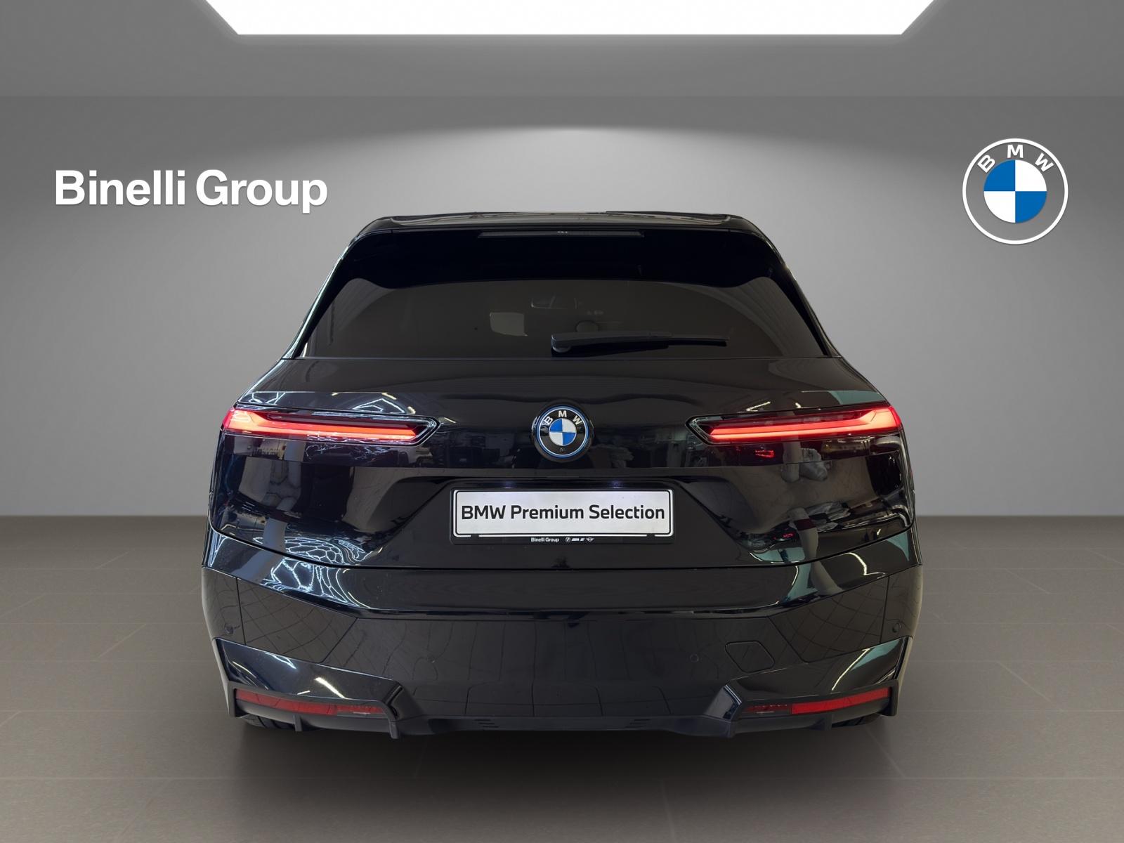 BMW iX xDrive40 SportPaket-showroom-element-3