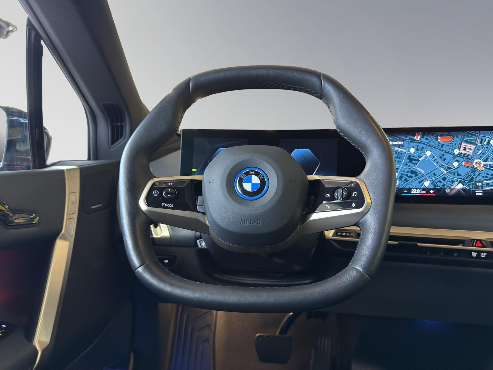 BMW iX xDrive40 SportPaket-image-8