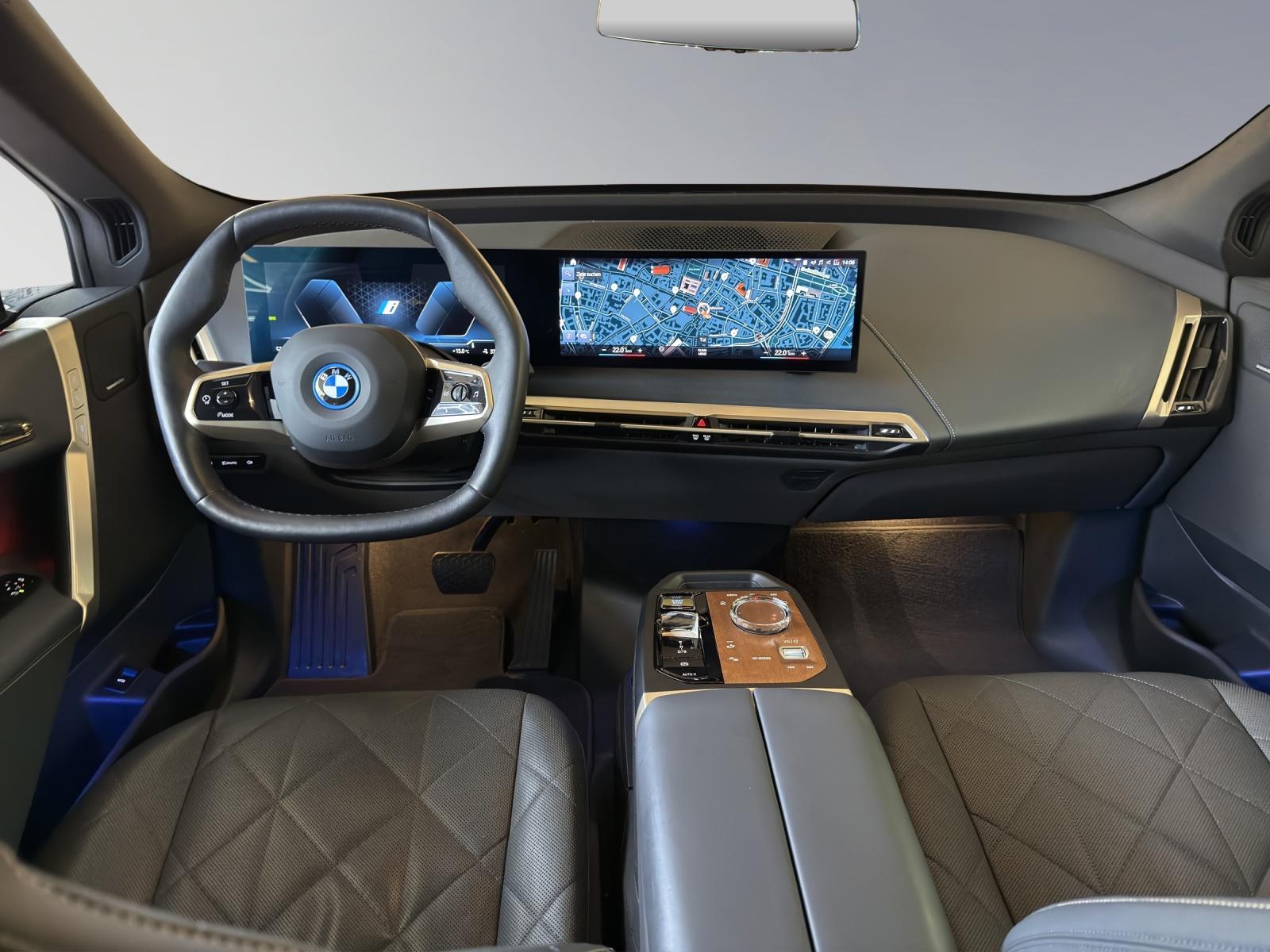 BMW iX xDrive40 SportPaket-image-9