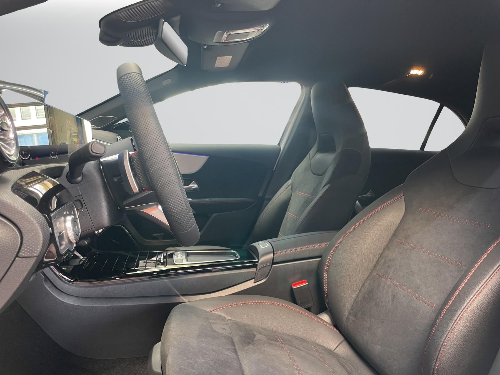 MERCEDES-BENZ A 250 e EQ Star AMG Line-showroom-element-3