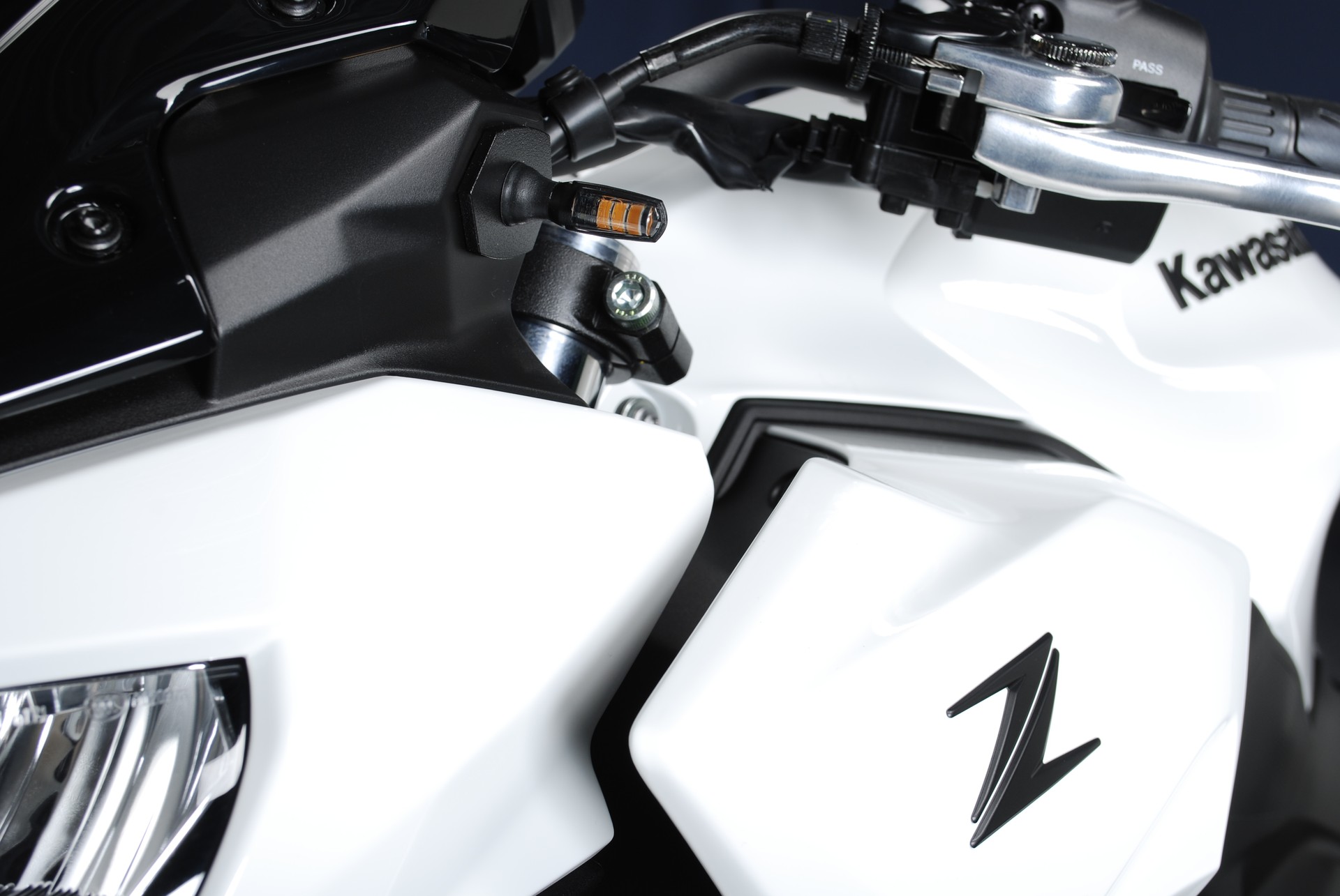 KAWASAKI Z 650 (35kW) - Speziallackierung-image-14