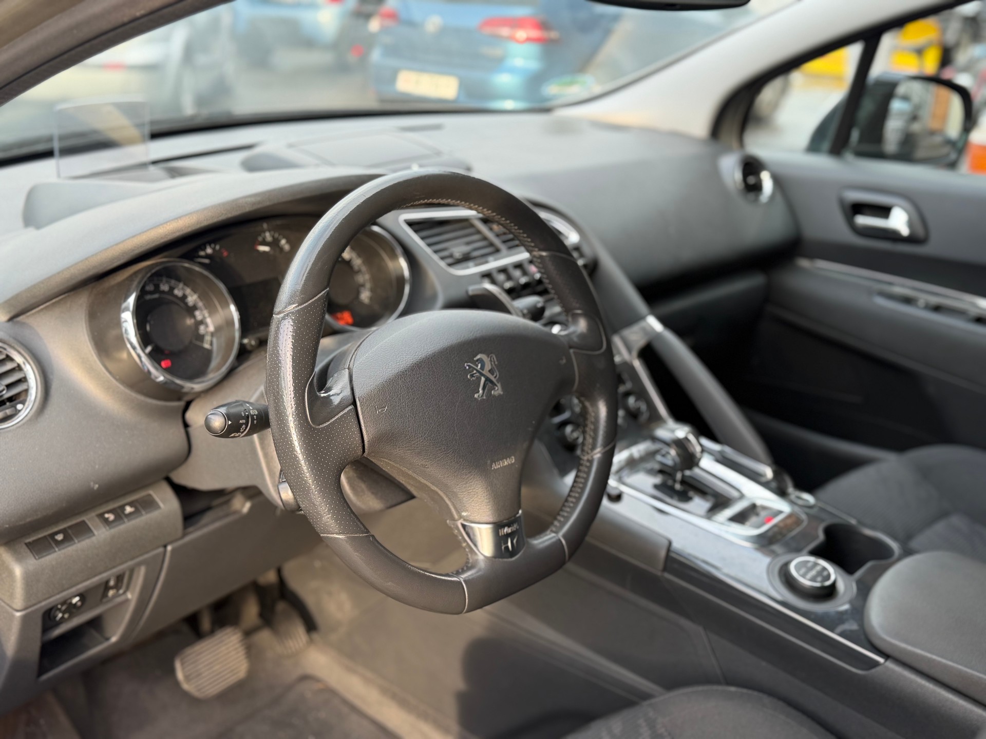 PEUGEOT 3008 HYbrid4 2.0 HDI EGS6-image-6