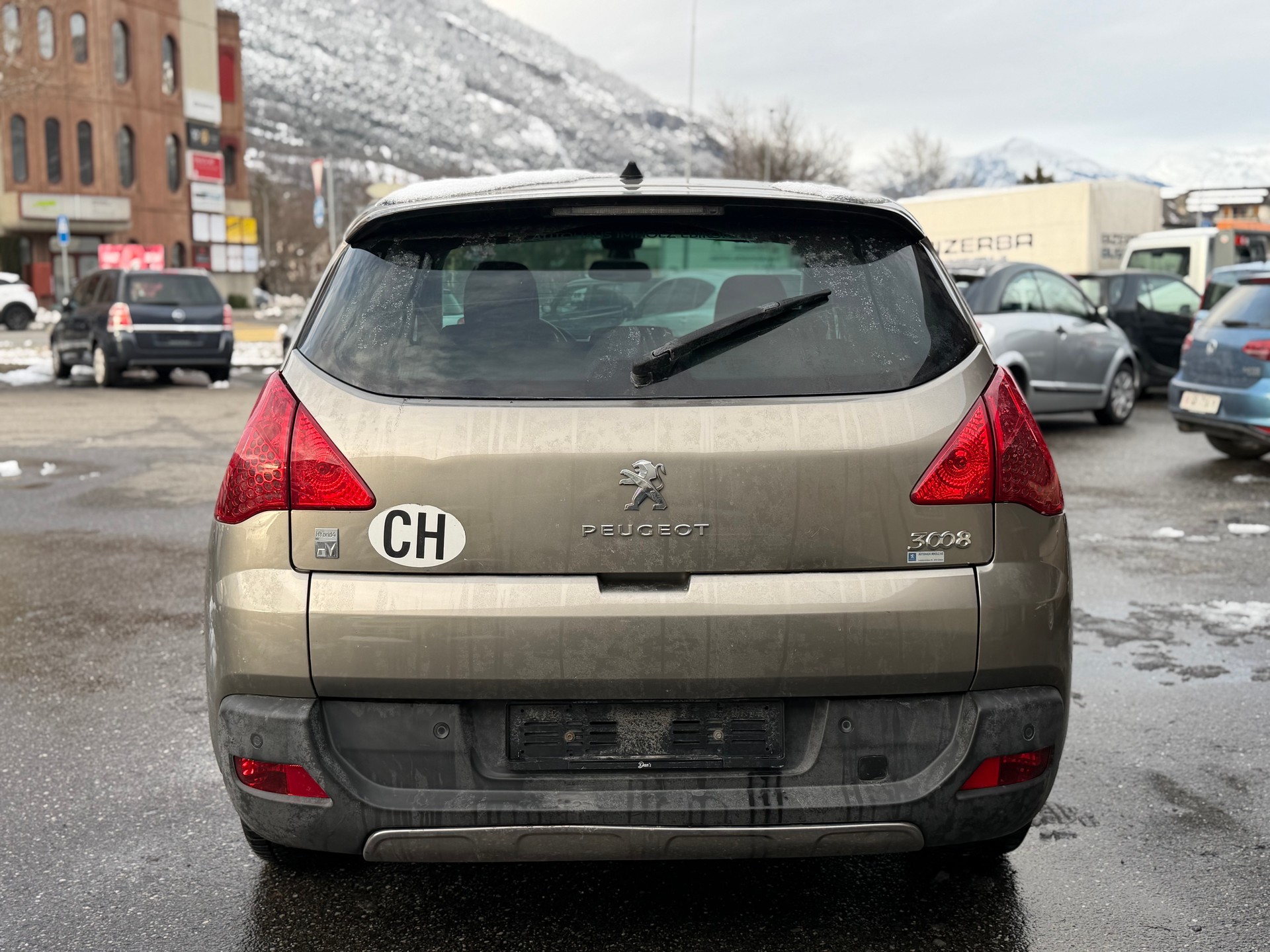 PEUGEOT 3008 HYbrid4 2.0 HDI EGS6-image-4