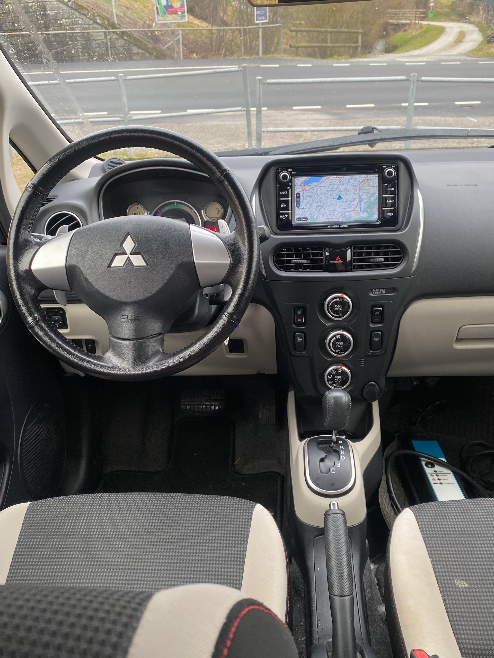 MITSUBISHI i MiEV Style-image-7