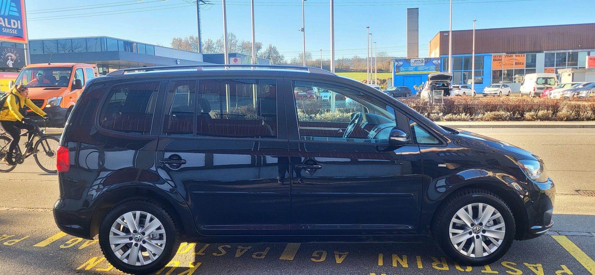 VW Touran 1.6 TDI BlueMotion Technology Cup DSG-showroom-element-3