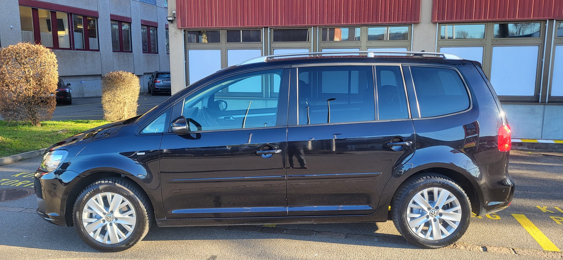 VW Touran 1.6 TDI BlueMotion Technology Cup DSG-image-4