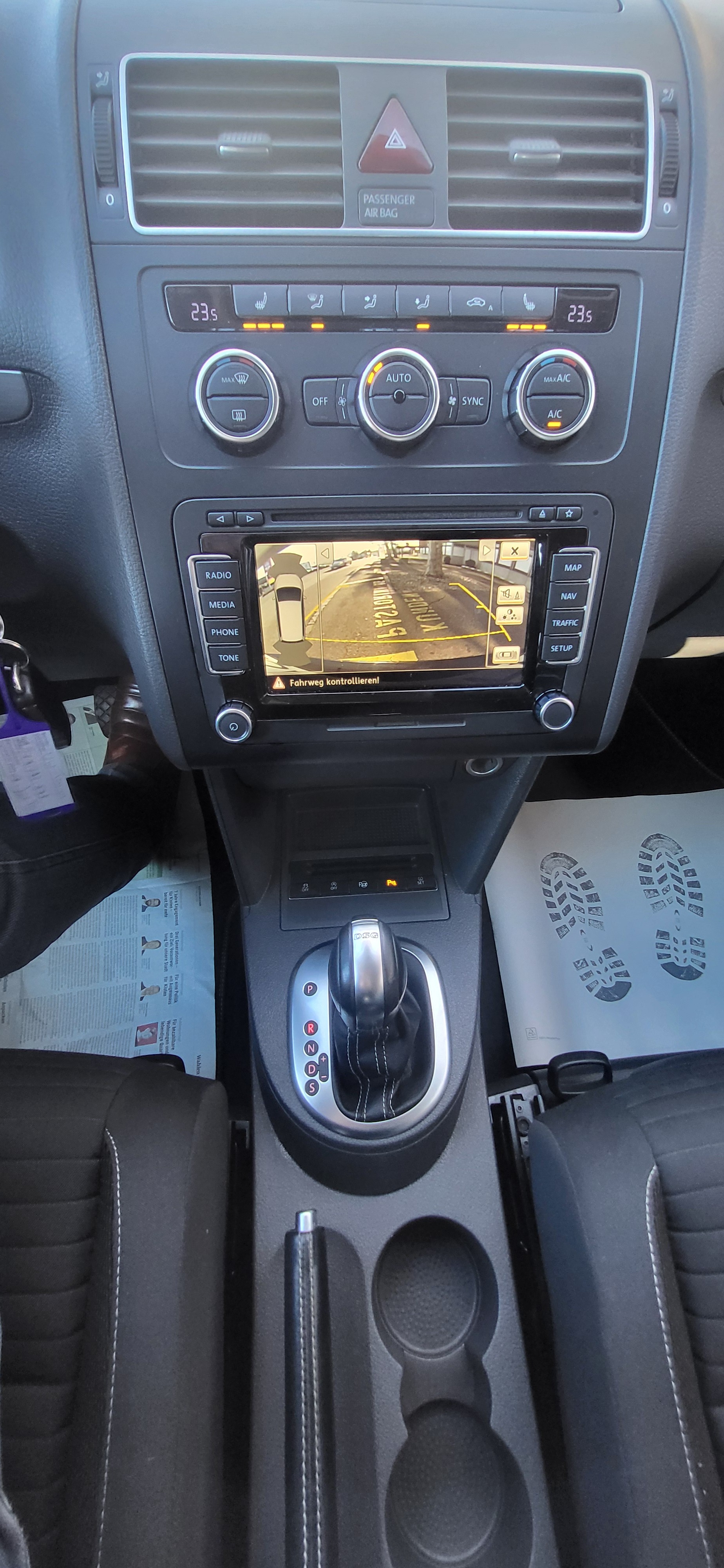 VW Touran 1.6 TDI BlueMotion Technology Cup DSG-image-14