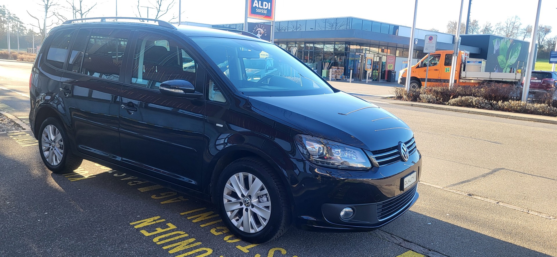 VW Touran 1.6 TDI BlueMotion Technology Cup DSG-showroom-element-2