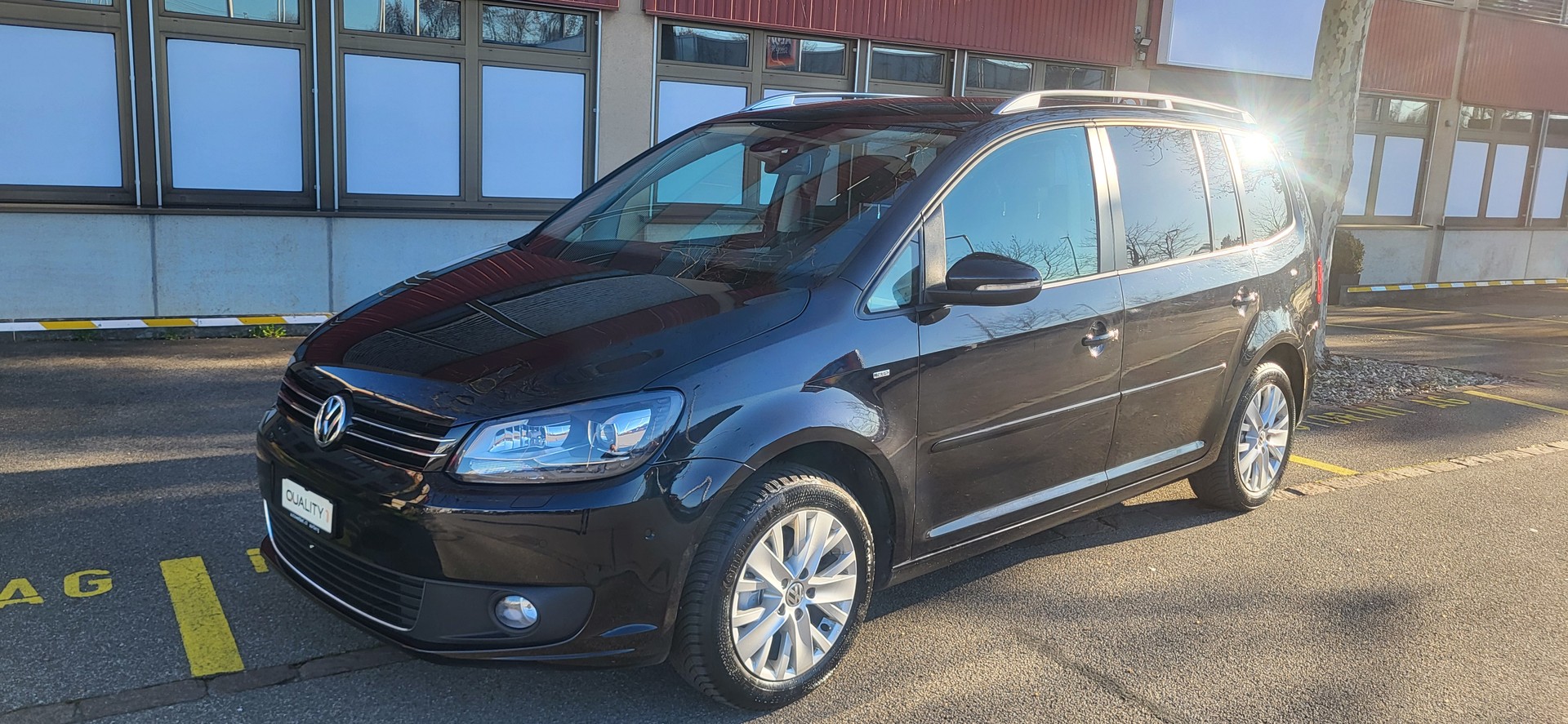 VW Touran 1.6 TDI BlueMotion Technology Cup DSG-showroom-element-1