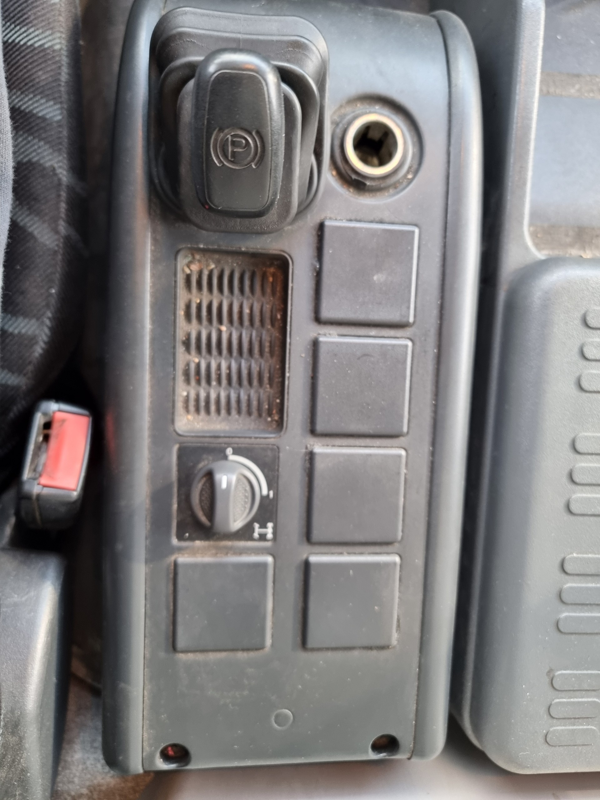 IVECO 140E25-image-11