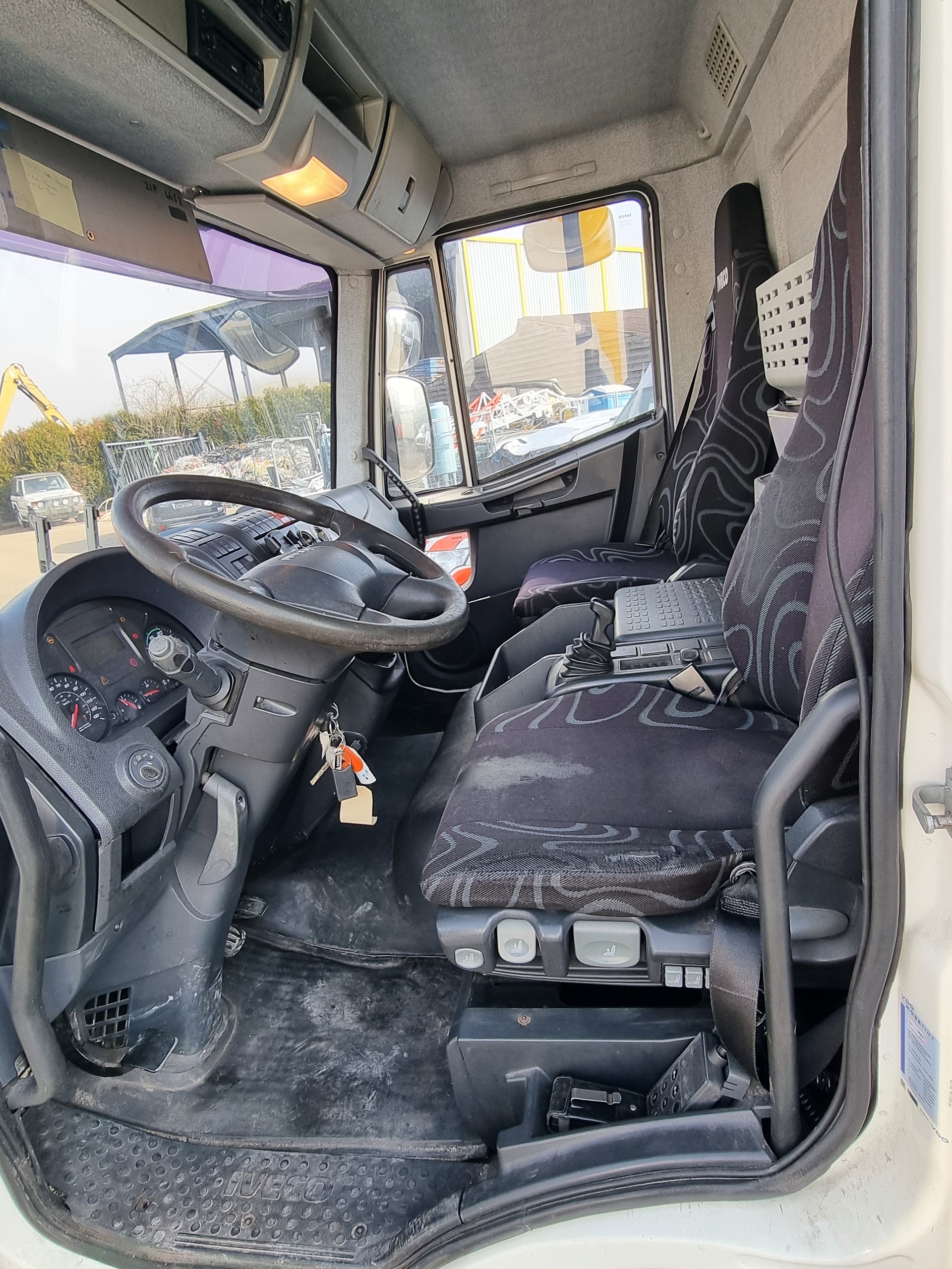 IVECO 140E25-image-9