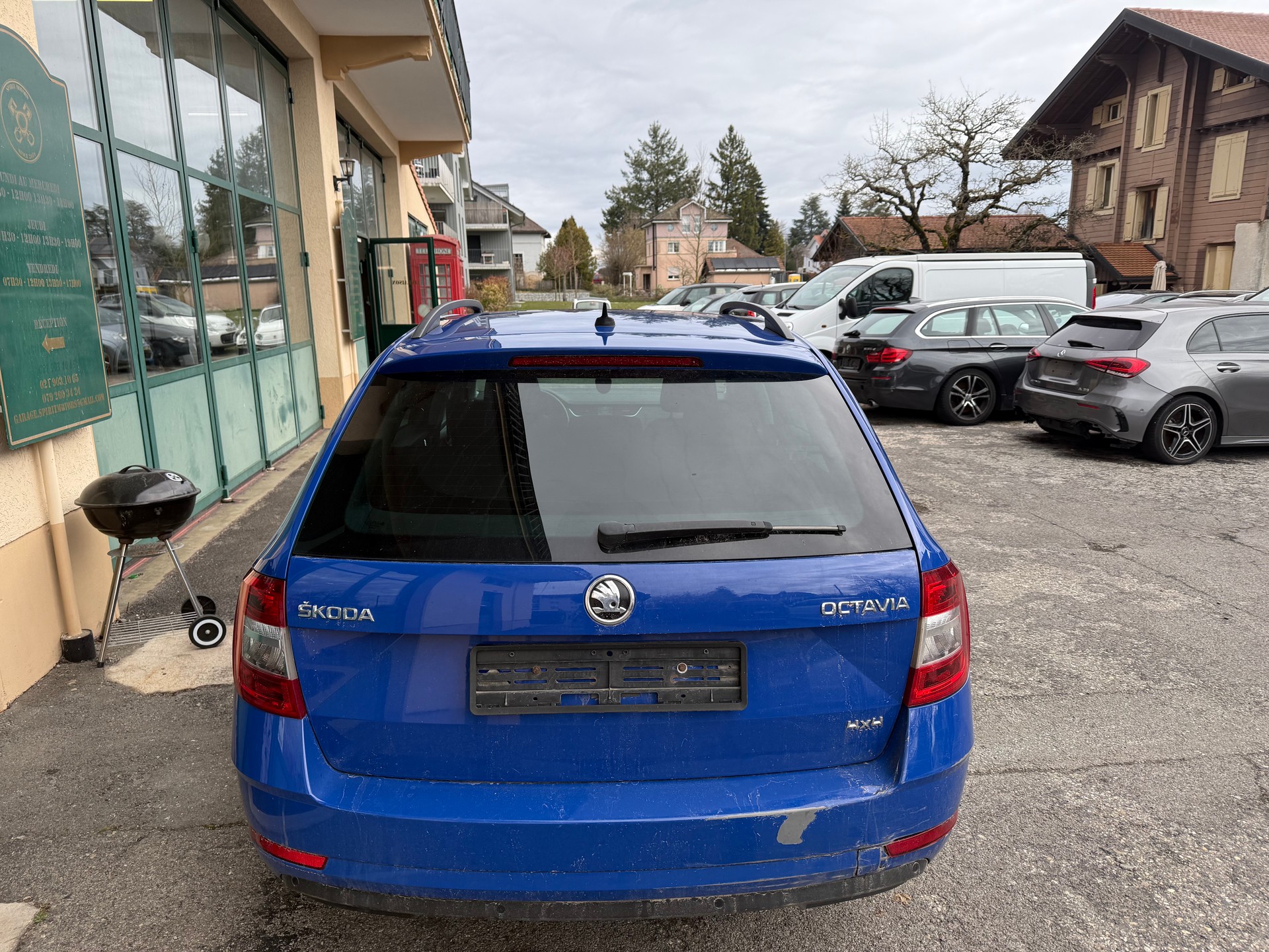 SKODA Octavia Combi 2.0 TDI Ambition 4x4 DSG-showroom-element-1