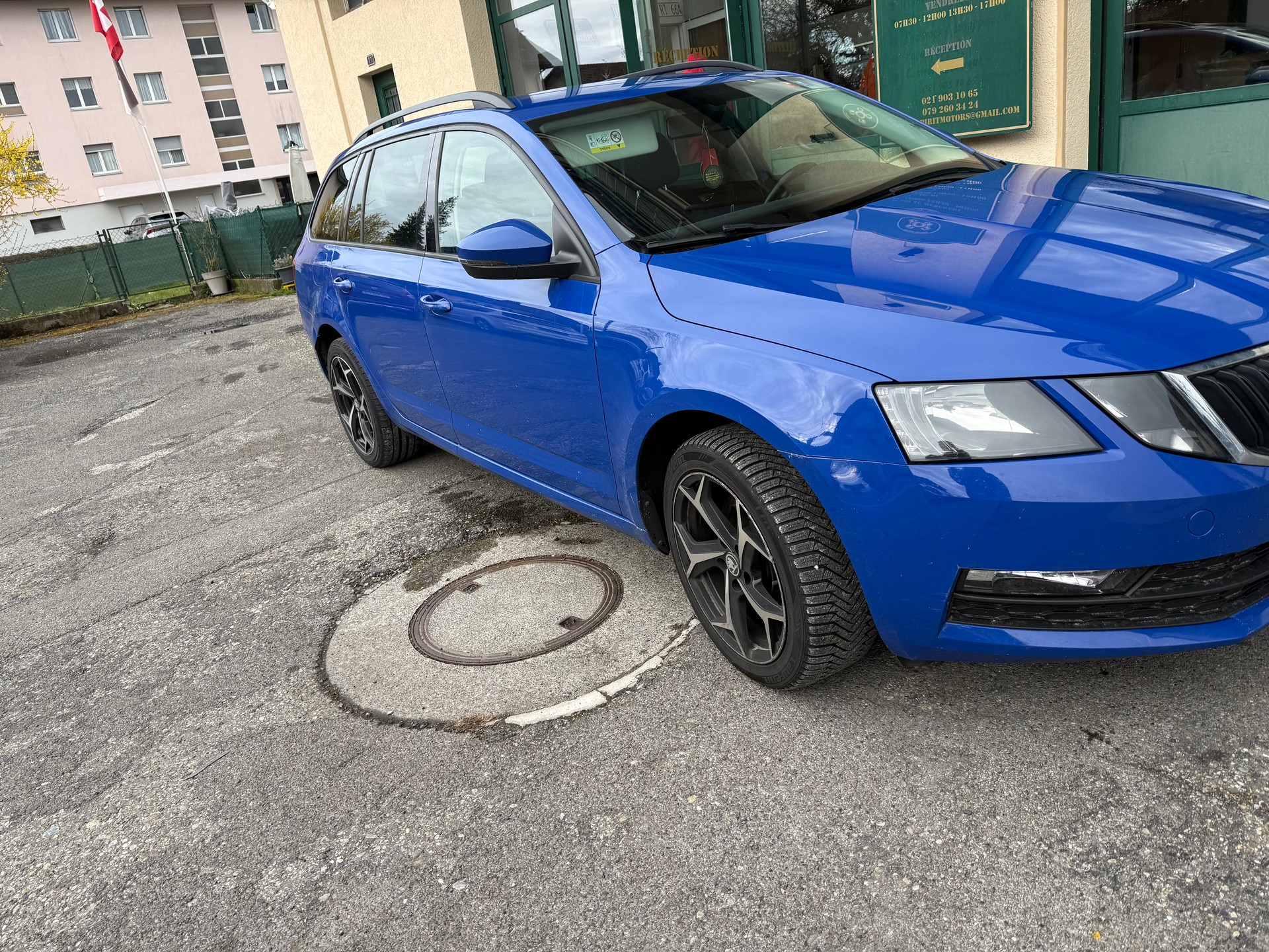 SKODA Octavia Combi 2.0 TDI Ambition 4x4 DSG-showroom-element-3