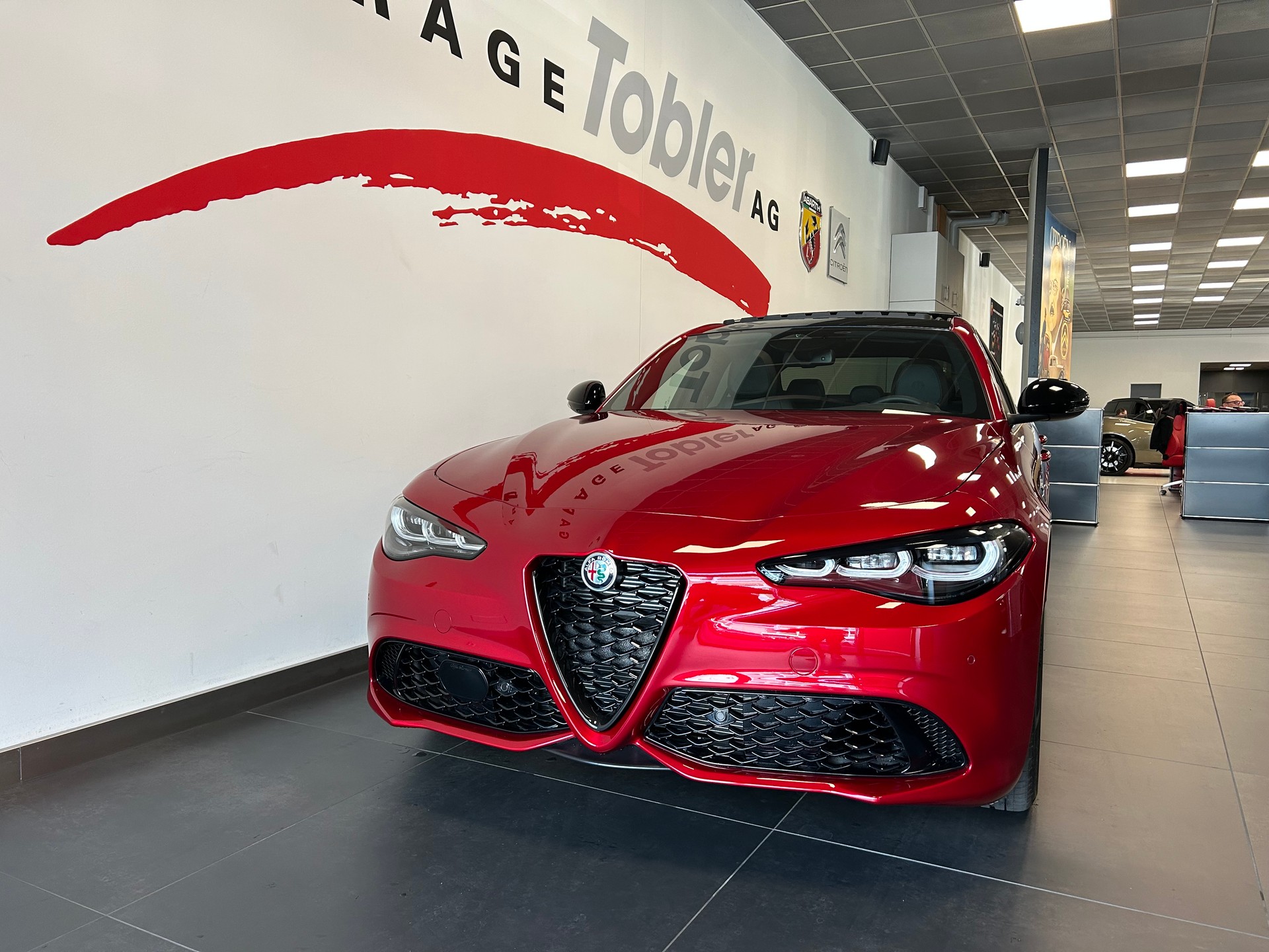 ALFA ROMEO Giulia 2.0 Veloce Q4 AT8-showroom-element-3