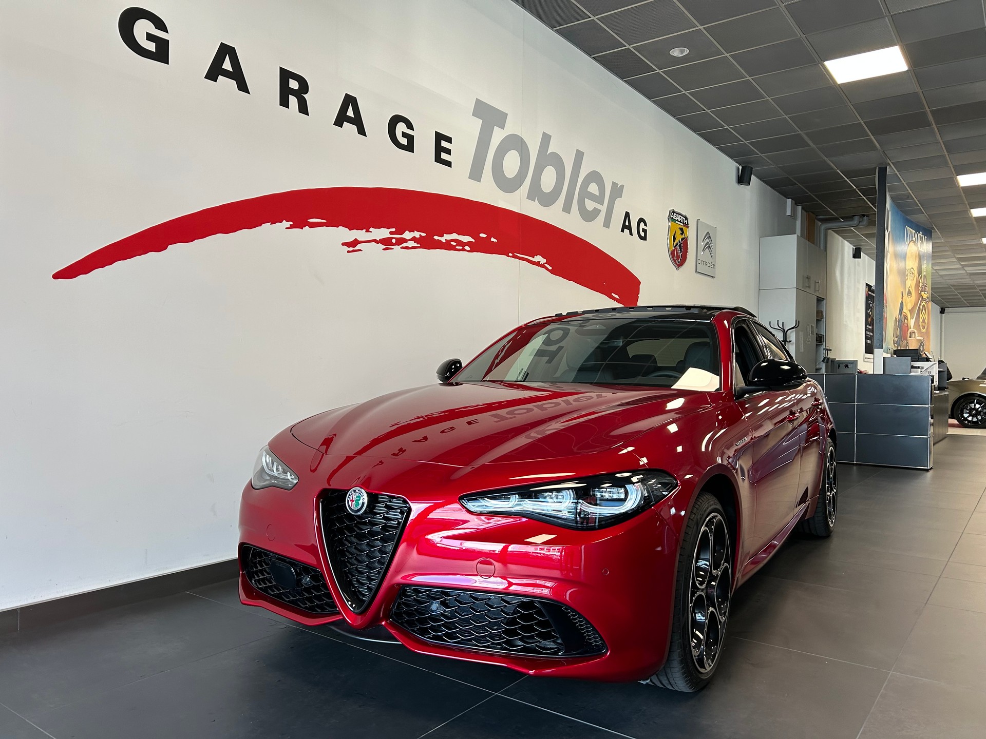 ALFA ROMEO Giulia 2.0 Veloce Q4 AT8-showroom-element-2
