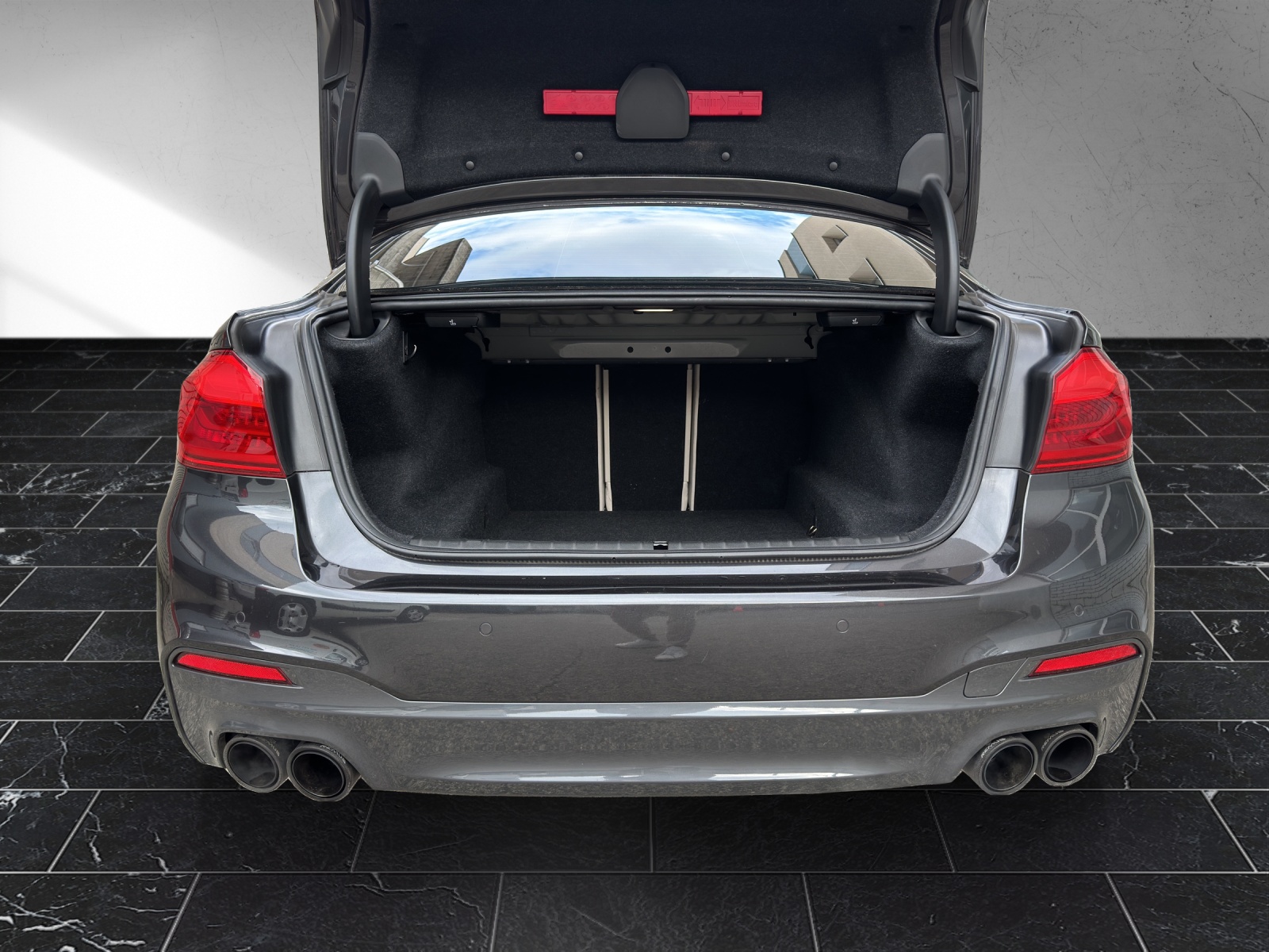 BMW M550i xDrive Steptronic-image-26
