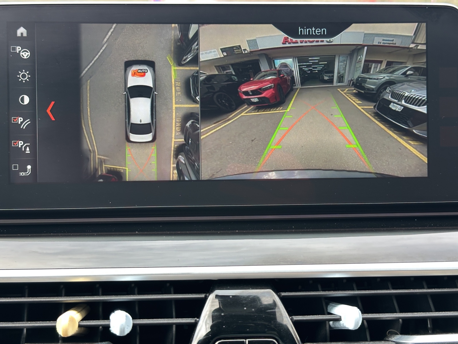 BMW M550i xDrive Steptronic-image-23