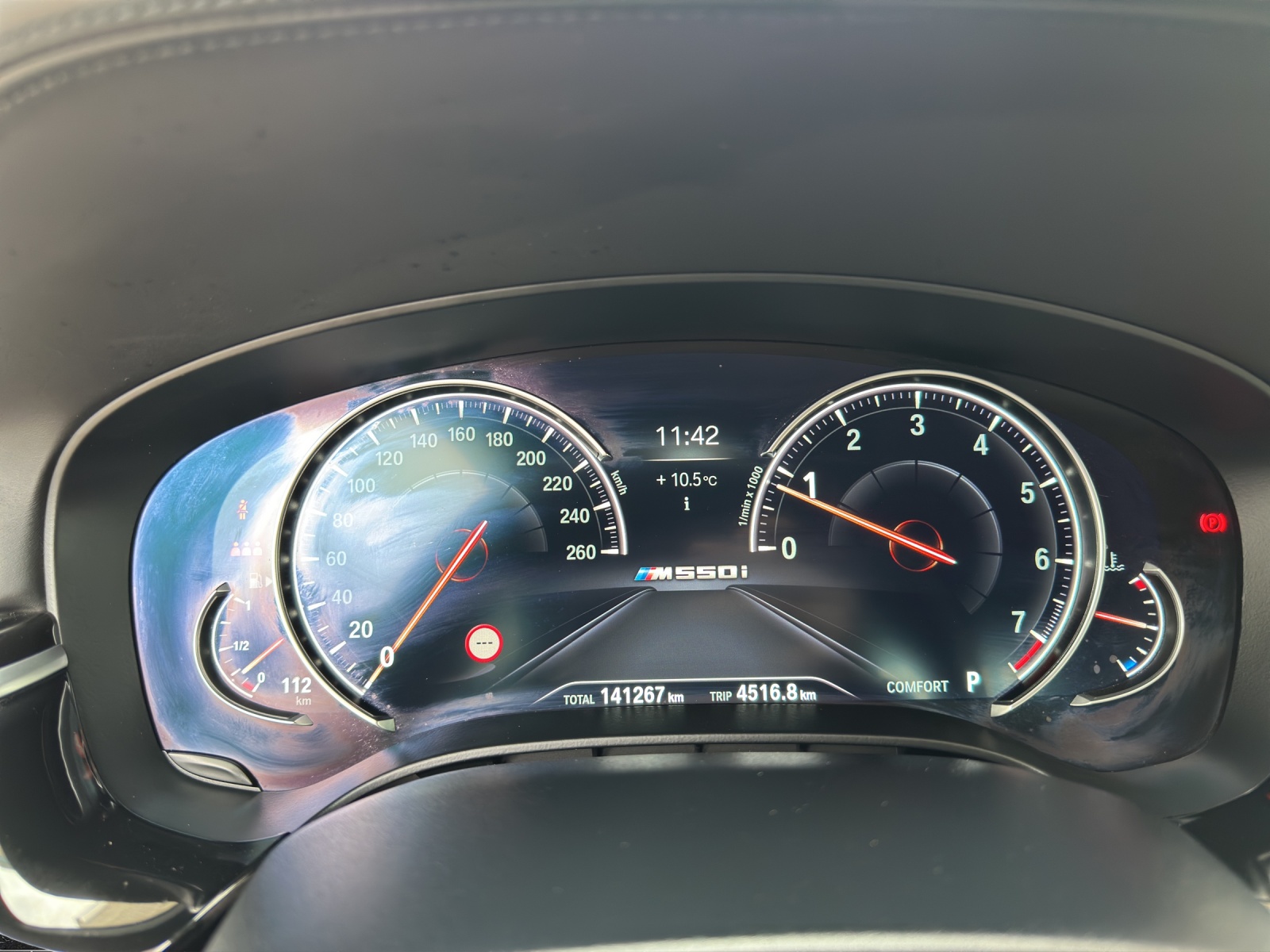 BMW M550i xDrive Steptronic-image-8