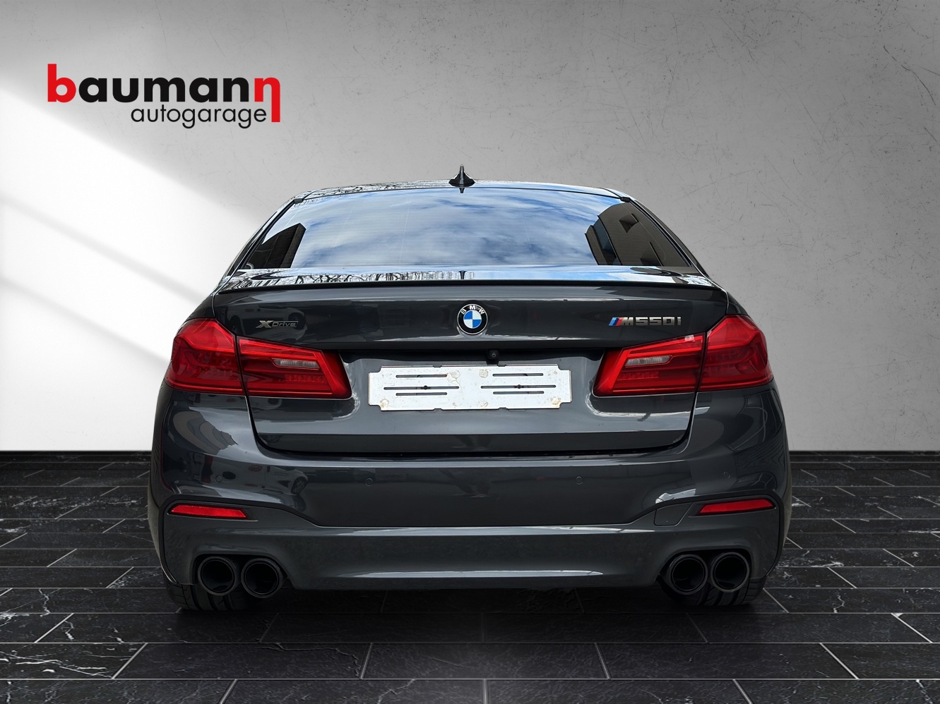 BMW M550i xDrive Steptronic-showroom-element-3
