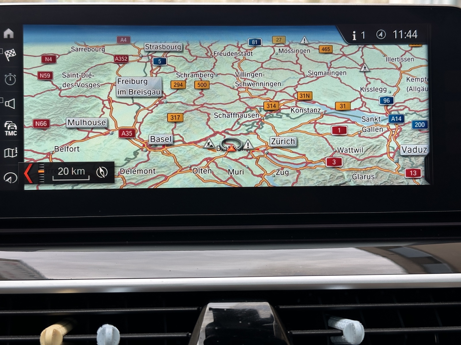 BMW M550i xDrive Steptronic-image-21