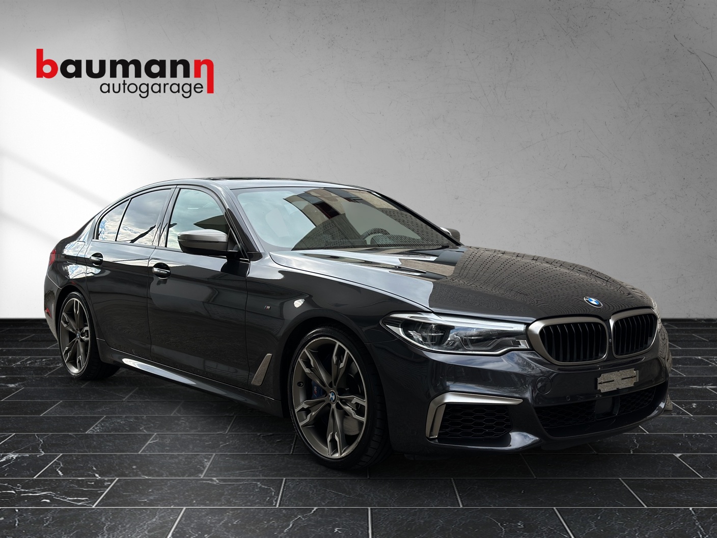 BMW M550i xDrive Steptronic-image-6