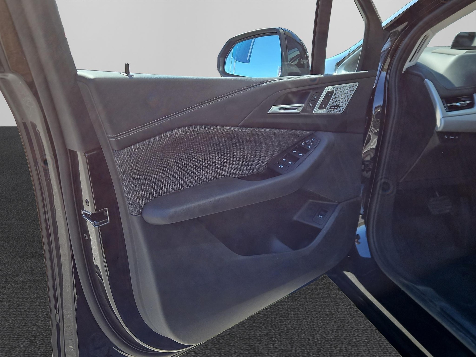 BMW 218d DKG-image-9