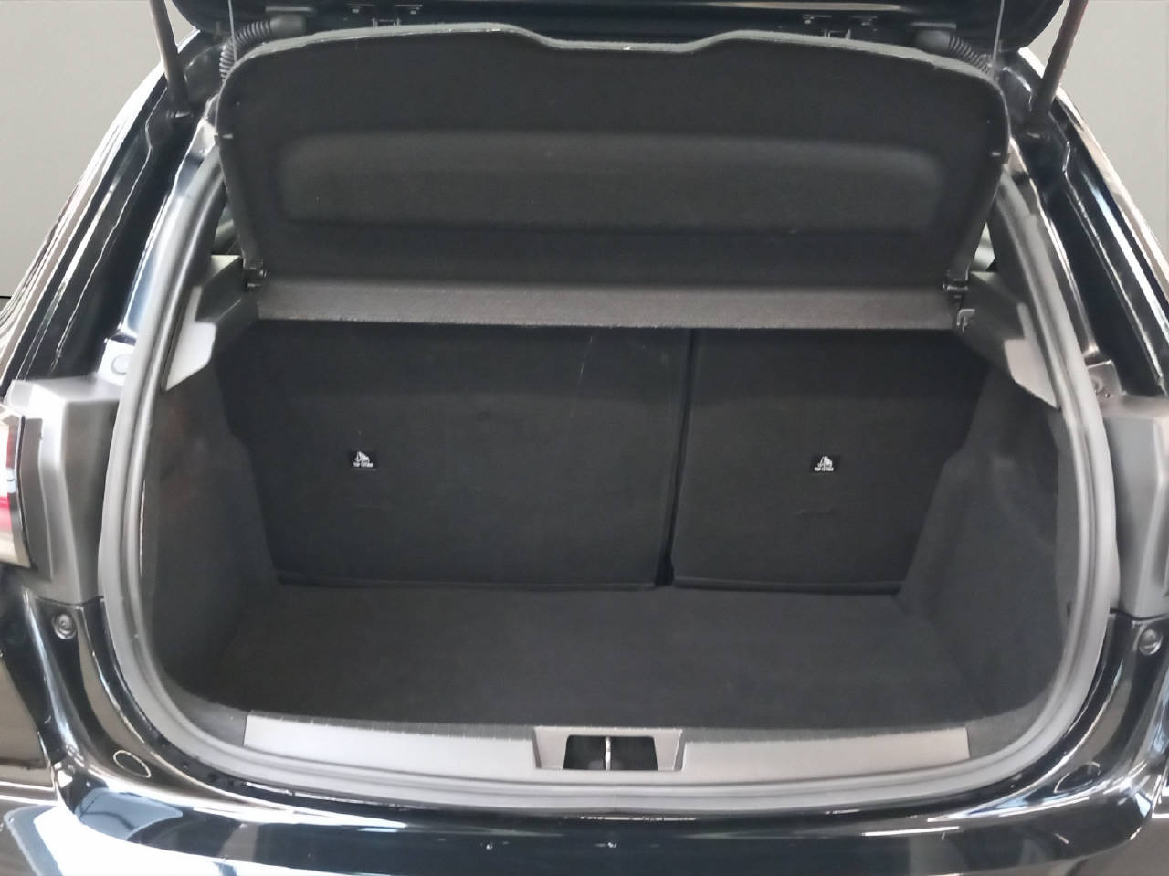 PEUGEOT 208 1.2 PureTech Like-image-10