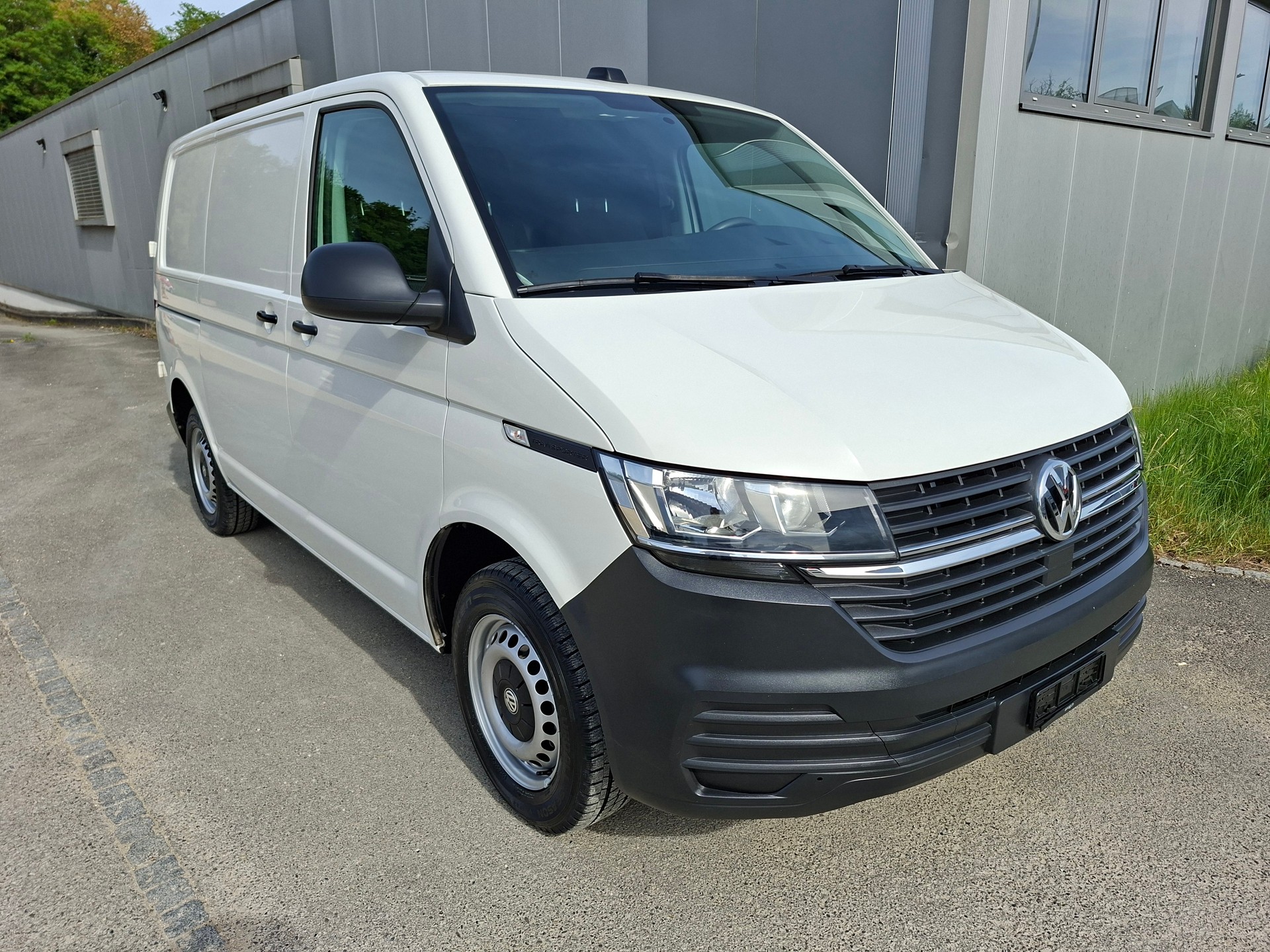 VW T6.1 2.0 TDI-image-0