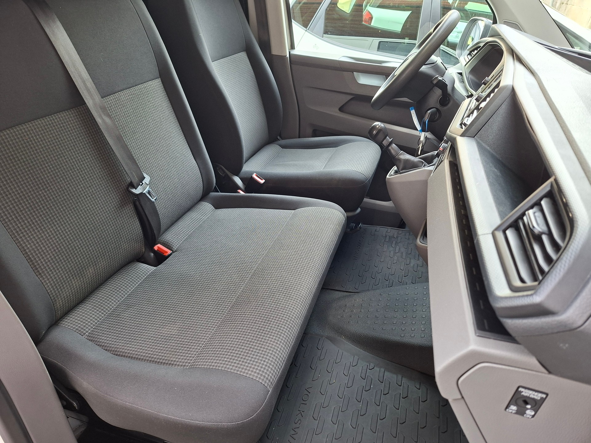 VW T6.1 2.0 TDI-image-7