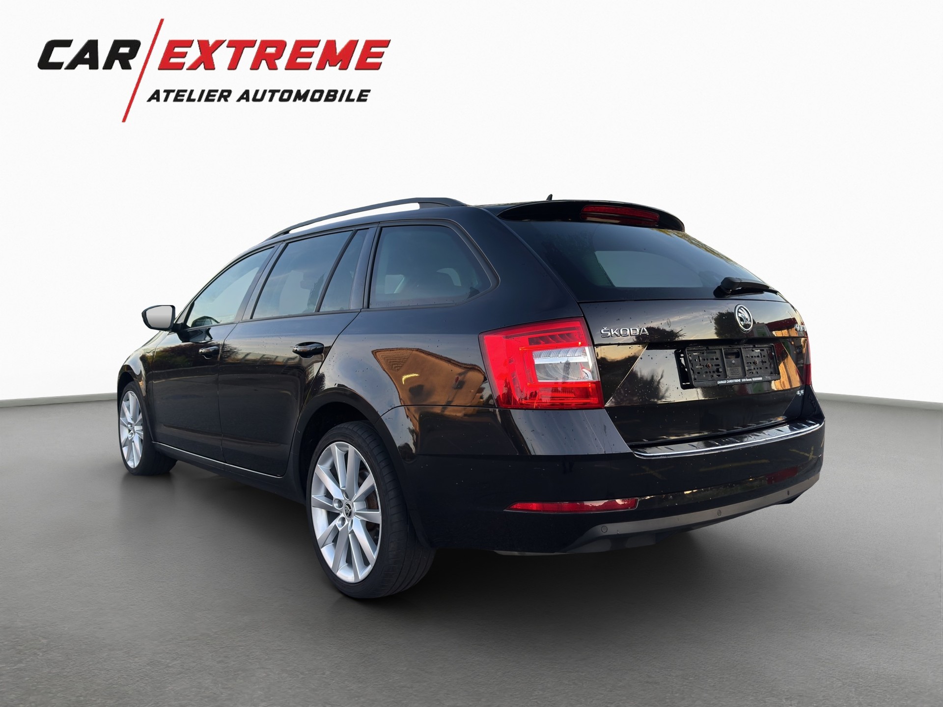 SKODA Octavia Combi 2.0 TSI Soleil 4x4 DSG-showroom-element-1