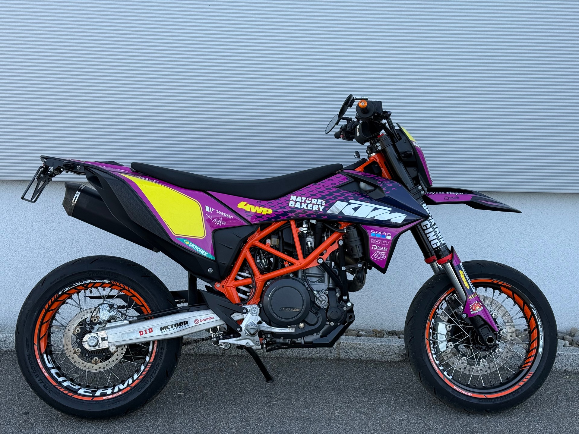 KTM 690 SMC R (35kW)-image-0