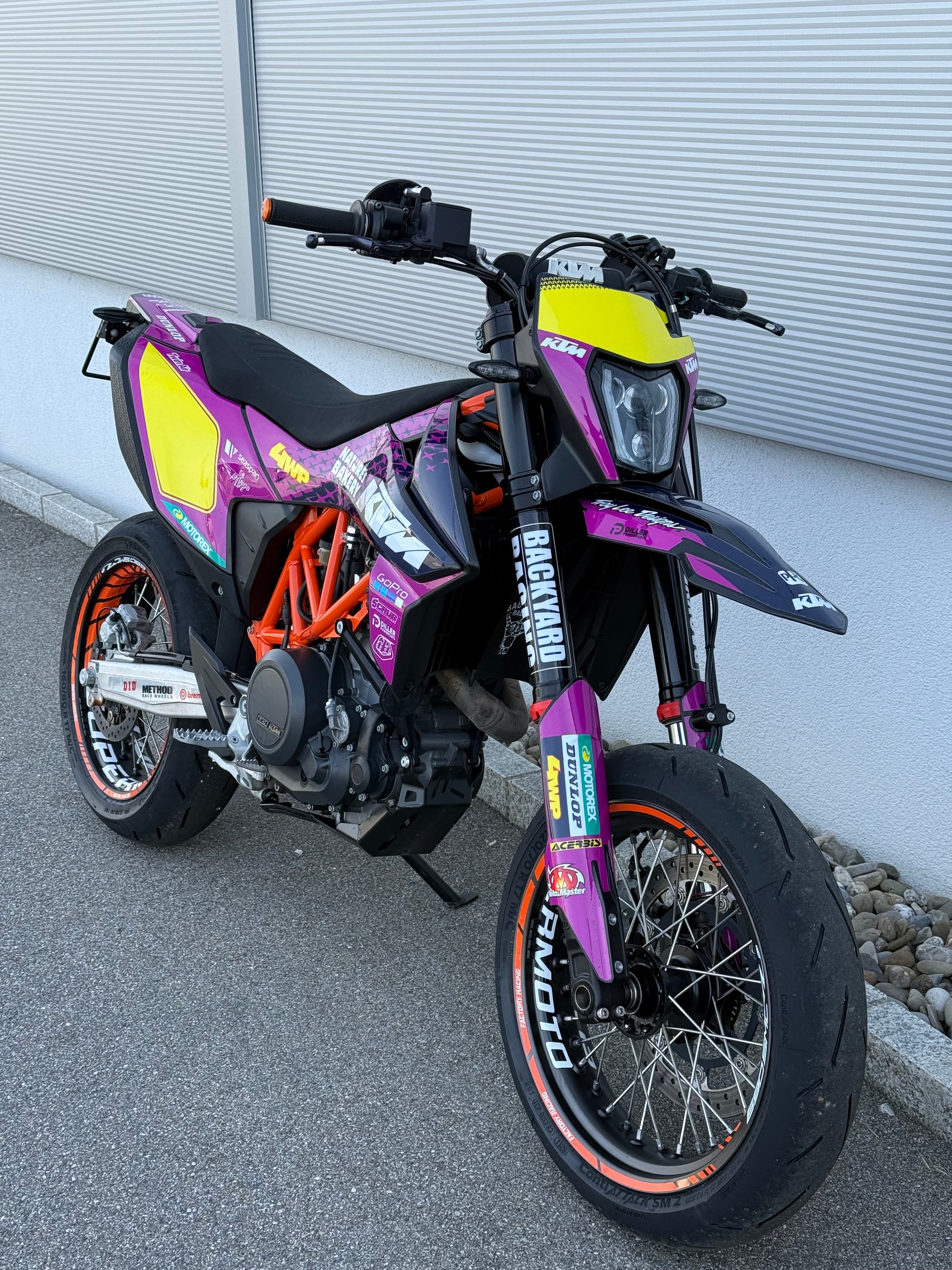 KTM 690 SMC R (35kW)-image-1