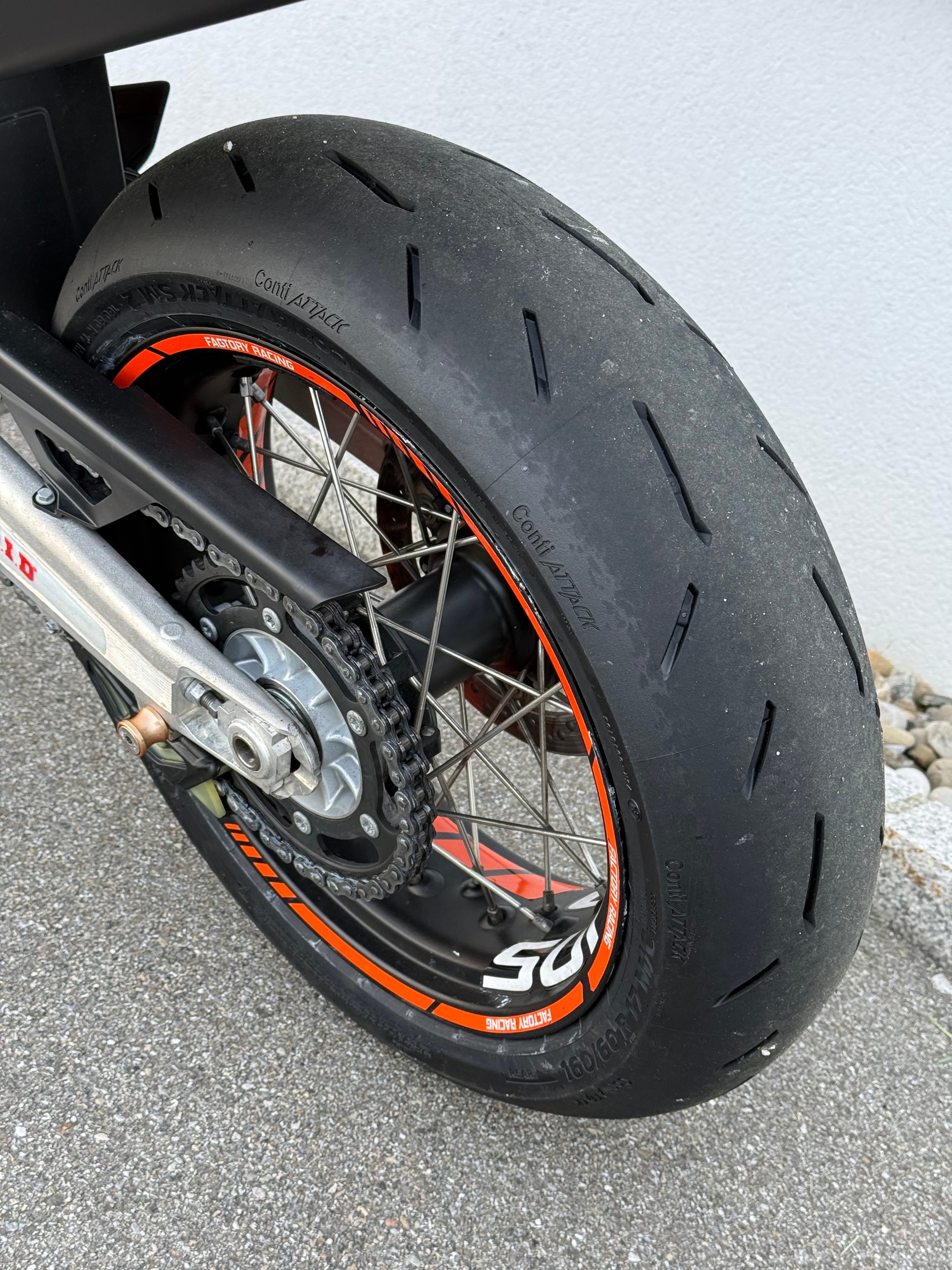 KTM 690 SMC R (35kW)-image-11