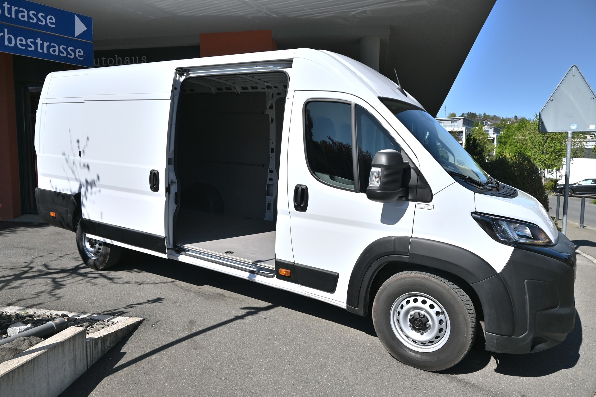 PEUGEOT Boxer 2.2 HDI 435 L4H2 EAT8-image-4