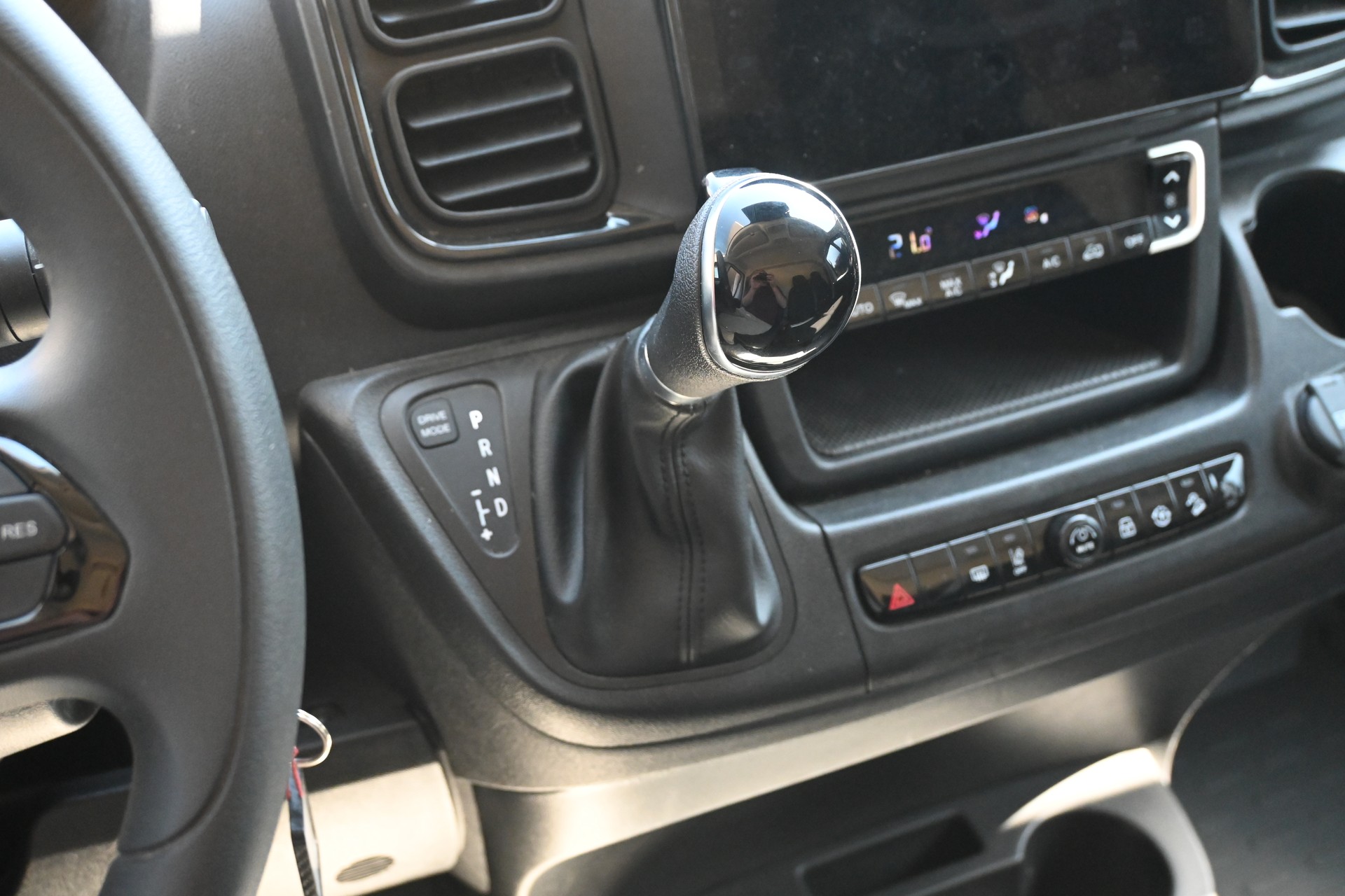 PEUGEOT Boxer 2.2 HDI 435 L4H2 EAT8-image-9