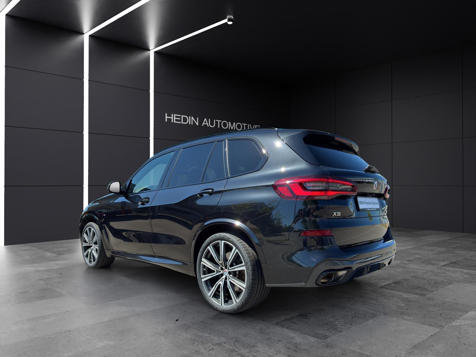 BMW X5 M50i xDrive-showroom-element-2