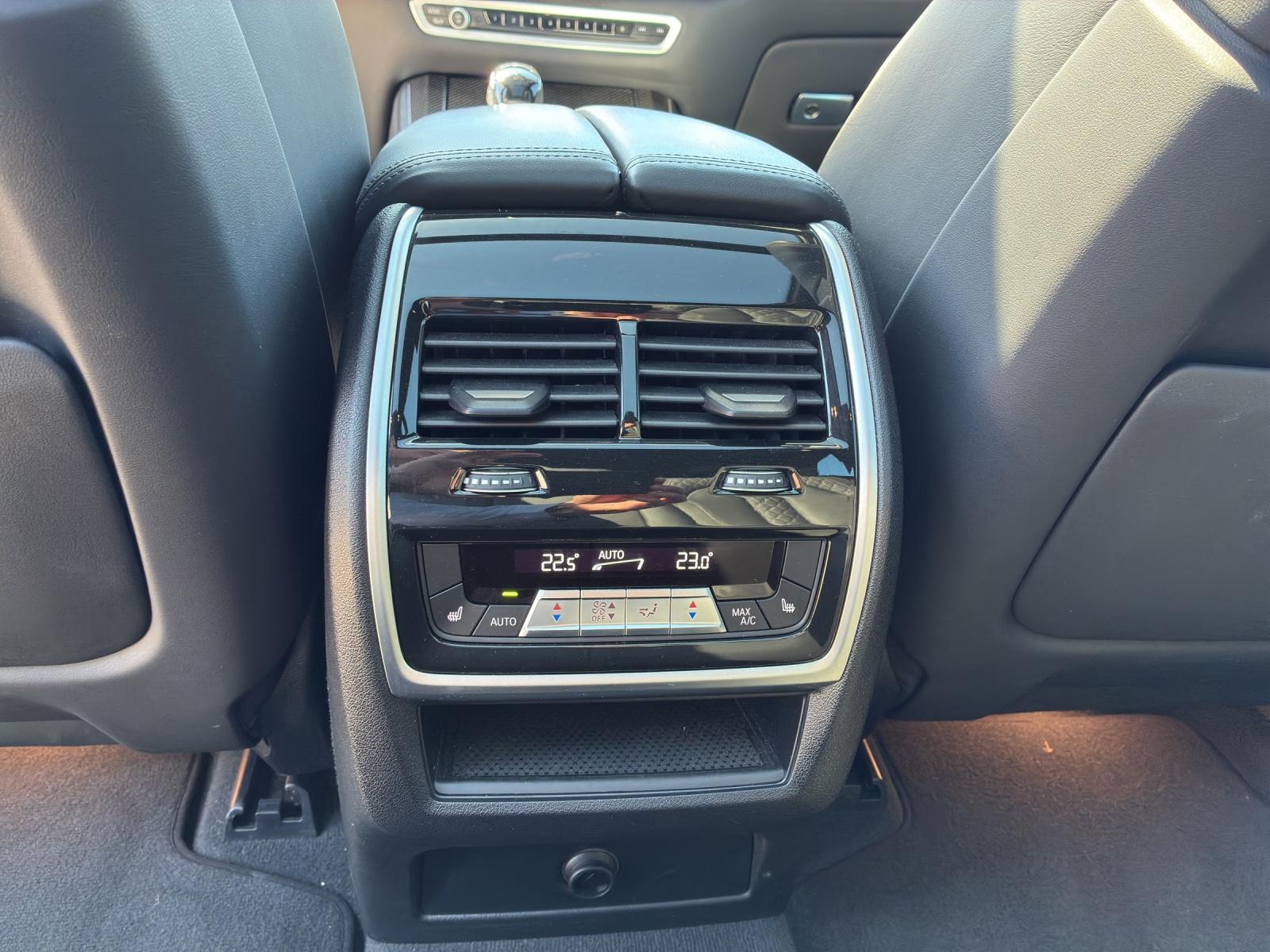 BMW X5 M50i xDrive-image-19