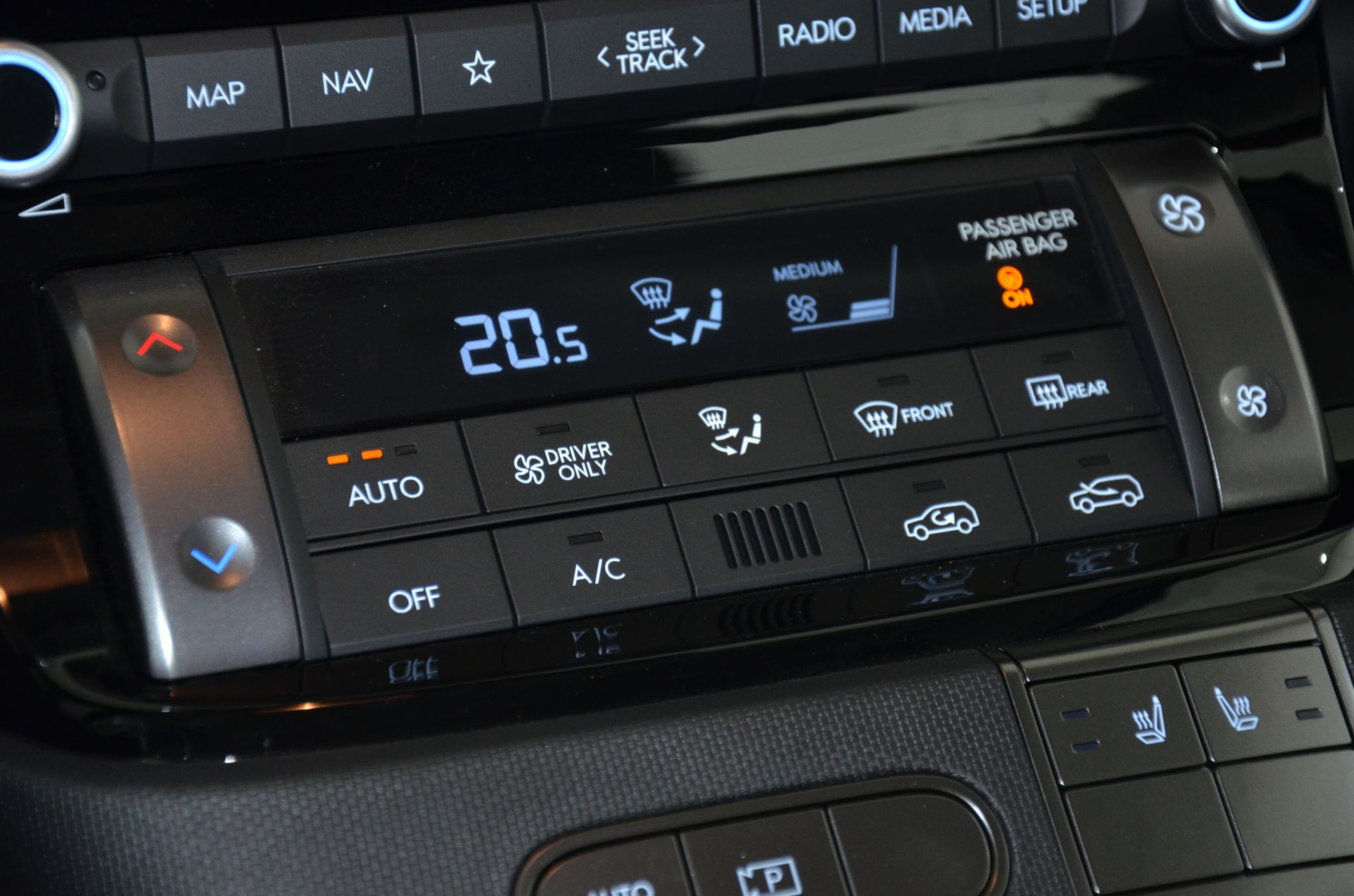 HYUNDAI Inster 49kWh Premium-image-23