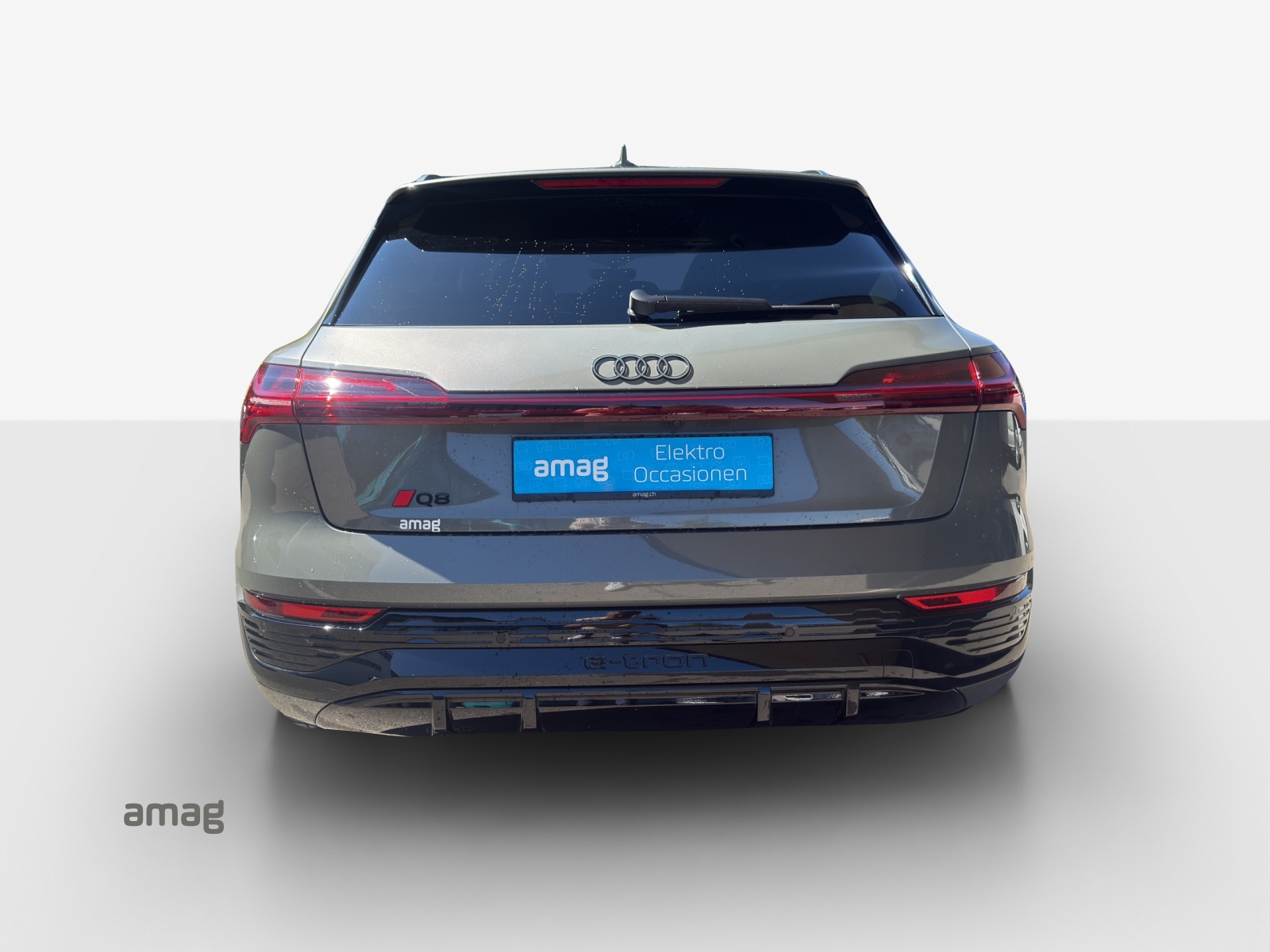 AUDI Q8 50 e-tron Black Edition quattro-showroom-element-3