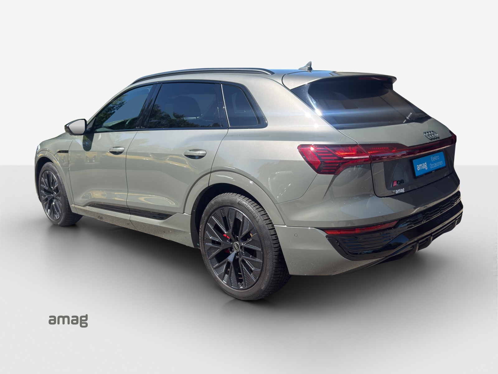 AUDI Q8 50 e-tron Black Edition quattro-showroom-element-2