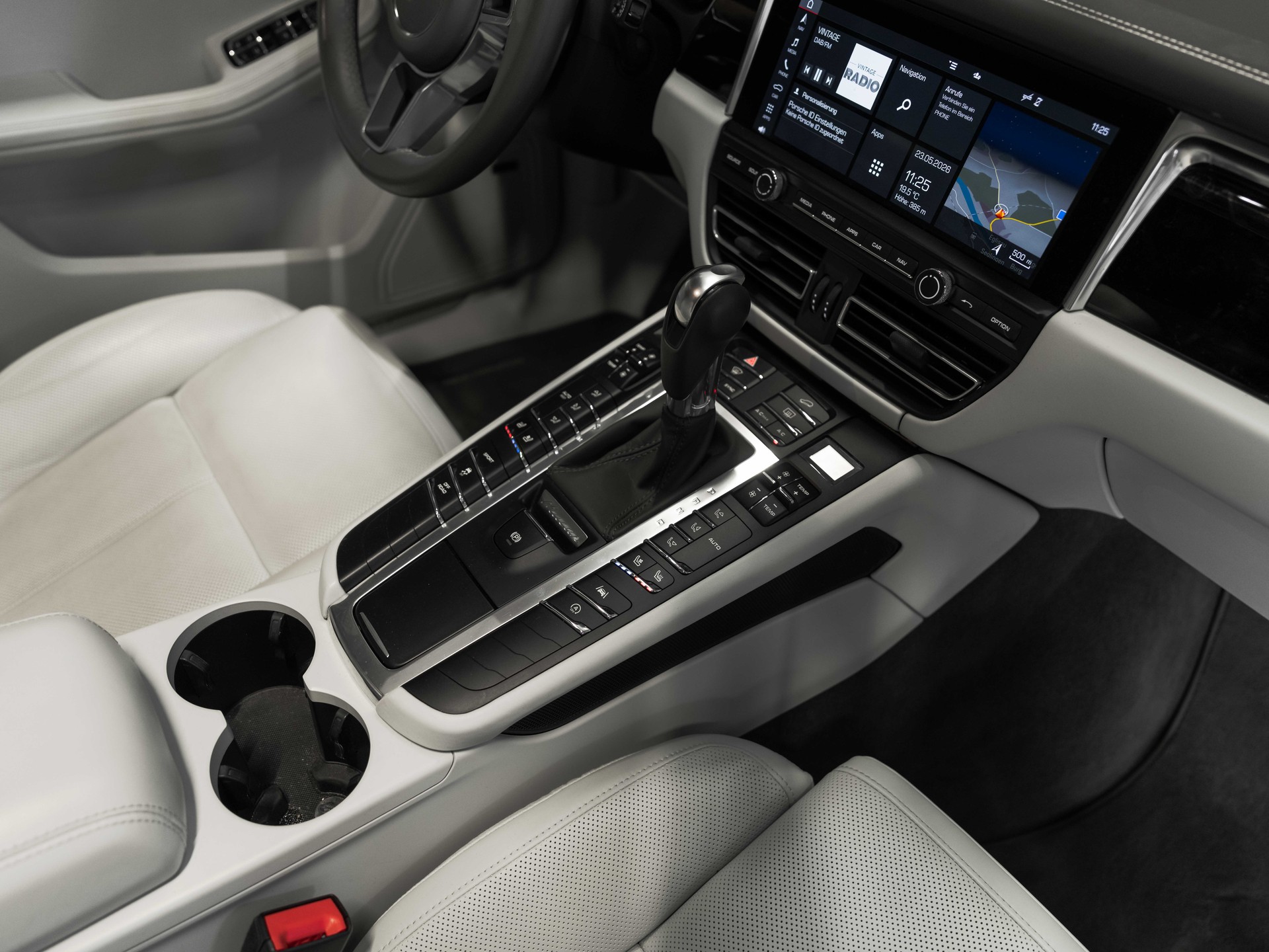 PORSCHE Macan S PDK-image-29