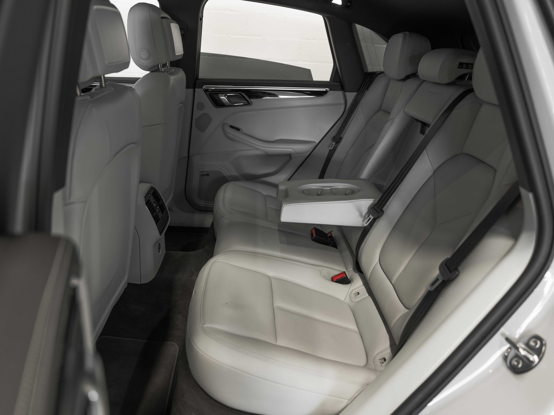 PORSCHE Macan S PDK-image-14