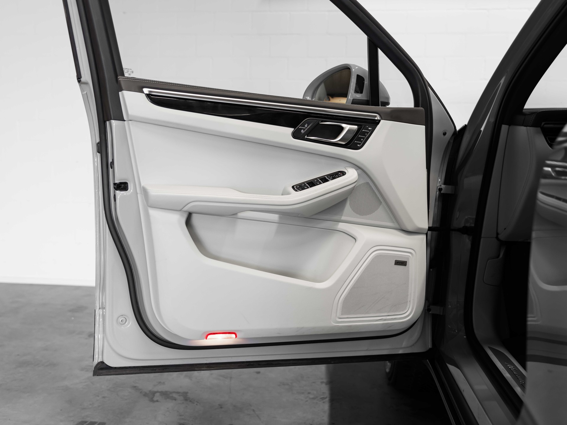 PORSCHE Macan S PDK-image-30