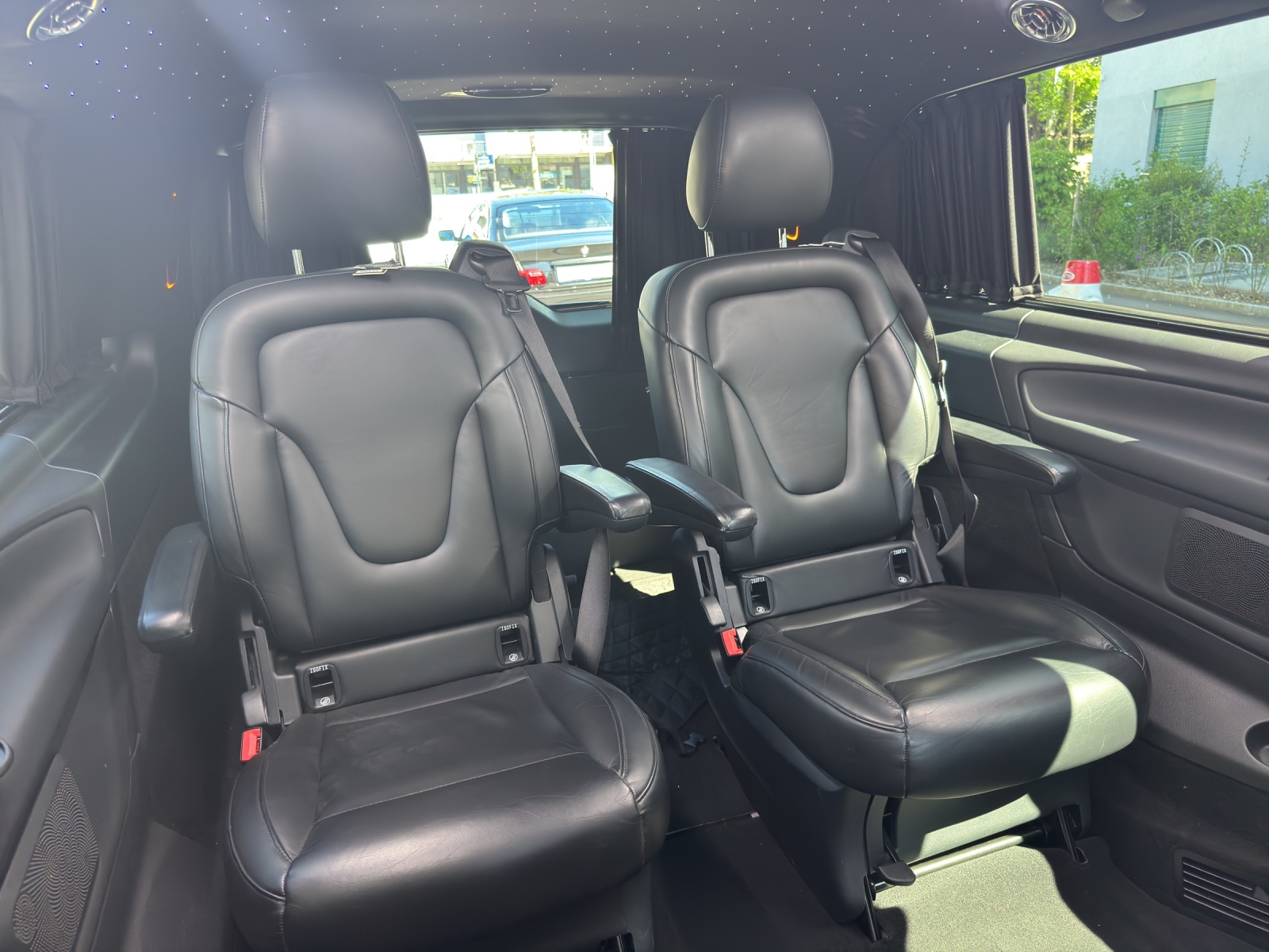MERCEDES-BENZ V 300 d extralang 4Matic 9G-Tronic-image-27