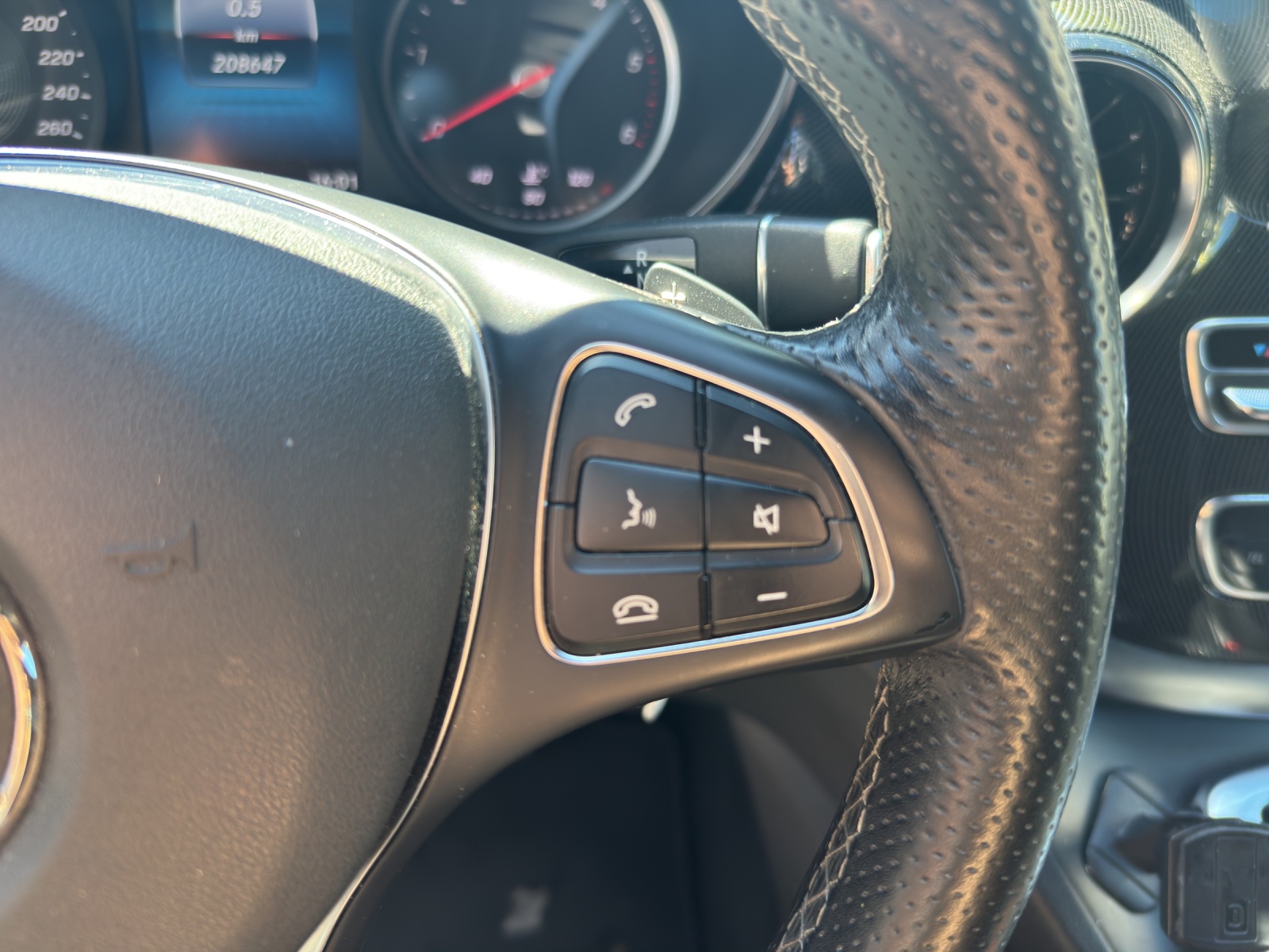 MERCEDES-BENZ V 300 d extralang 4Matic 9G-Tronic-image-13